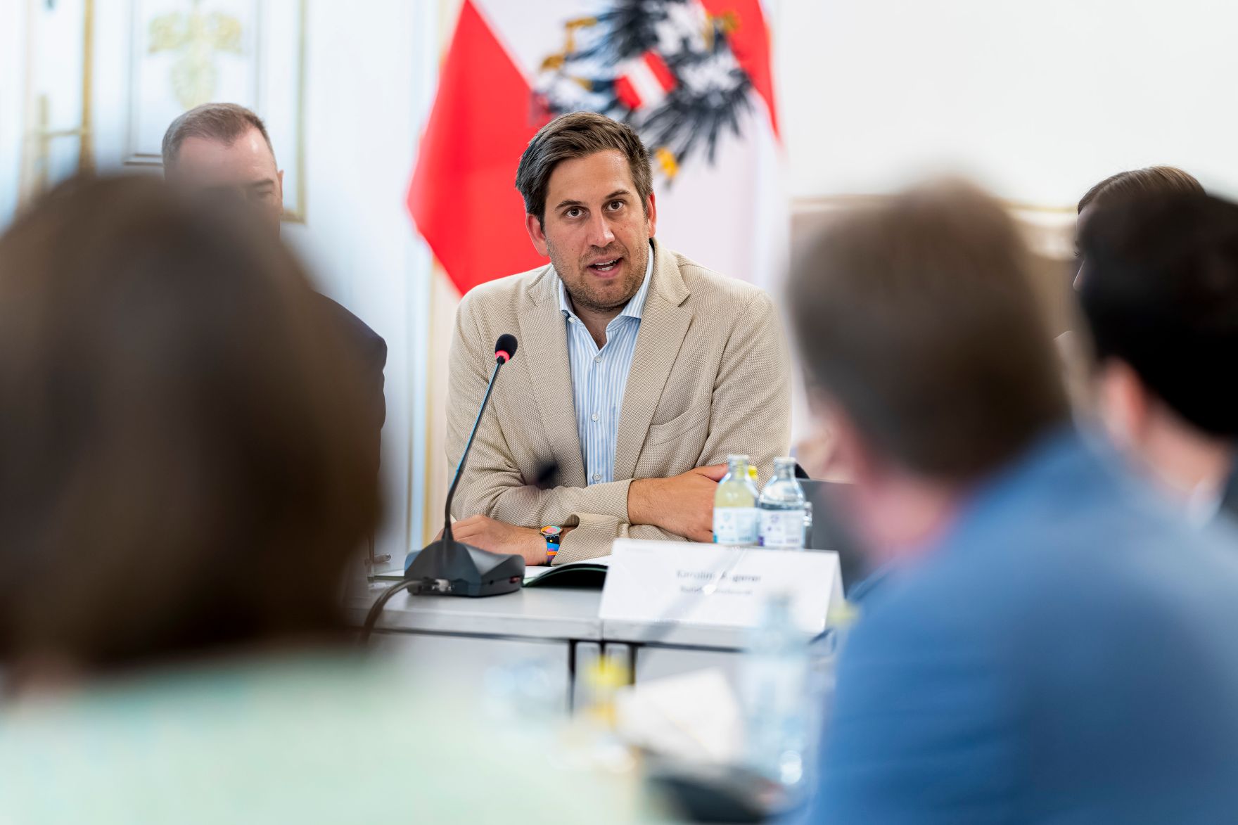 Am 11. August 2025 lud Staatssekret&auml;r Alexander Pr&ouml;ll (im Bild) zu einem Roundtable zum Thema Digitaler Souver&auml;nit&auml;t ins Bundeskanzleramt ein.