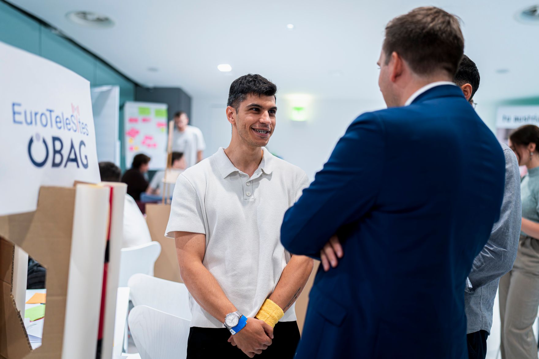 Am 11. September 2025 besuchte Staatssekret&auml;r Alexander Pr&ouml;ll (m.r.) den TU Austria Innovationsmarathon.