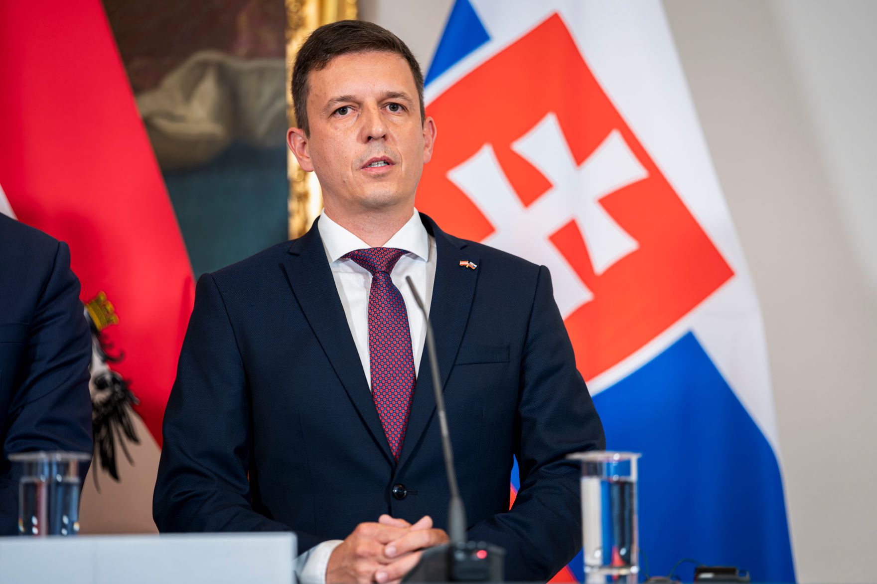 Am 12. September 2025 lud Staatssekret&auml;r Alexander Pr&ouml;ll Digitalisierungsministerinnen und Minister zum Arbeitstreffen anl&auml;sslich des Gipfel zur Digitalen Souver&auml;nit&auml;t. Im Bild der slowakische Staatssekret&auml;r Radoslav Stefanek bei der anschlie&szlig;enden Pressekonferenz.