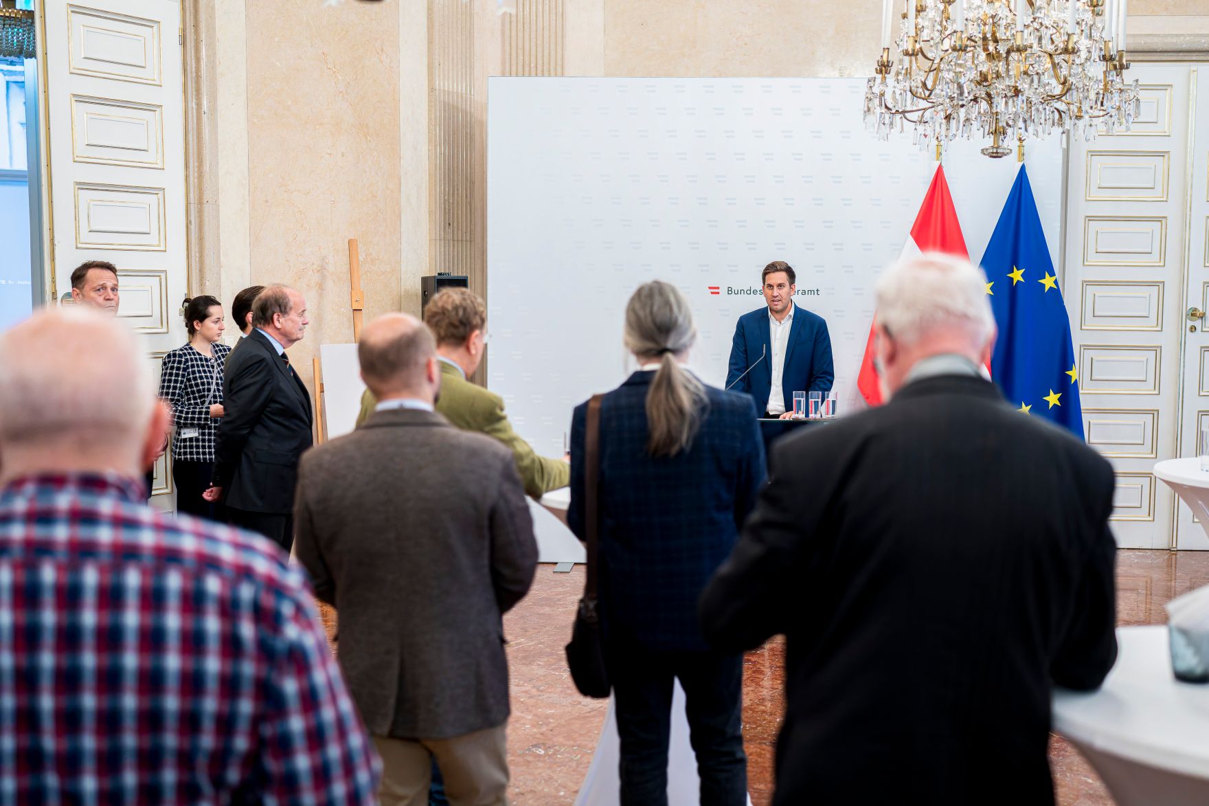 Am 26. September 2025 empfing Staatssekret&auml;r Alexander Pr&ouml;ll (im Bild) Mitglieder des Mauthausen Komitee &Ouml;sterreich im Bundeskanzleramt.