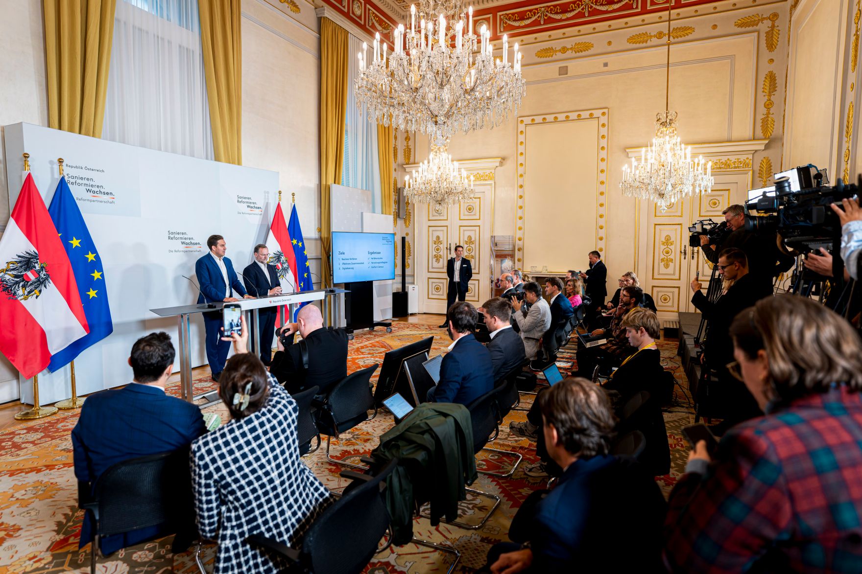 Am 26. September 2025 gab Staatssekret&auml;r Alexander Pr&ouml;ll gemeinsam mit Staatssekret&auml;r Josef Schellhorn eine Pressekonferenz zum Thema Reformpartnerschaft &bdquo;Verwaltungs- und Verfassungsbereinigung&ldquo;.