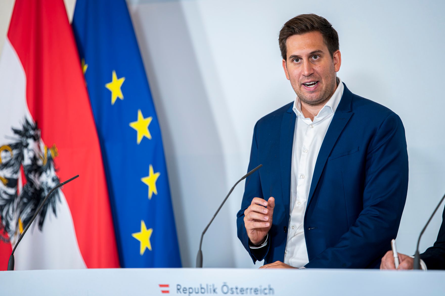 Am 26. September 2025 gab Staatssekret&auml;r Alexander Pr&ouml;ll (im Bild) gemeinsam mit Staatssekret&auml;r Josef Schellhorn eine Pressekonferenz zum Thema Reformpartnerschaft &bdquo;Verwaltungs- und Verfassungsbereinigung&ldquo;.