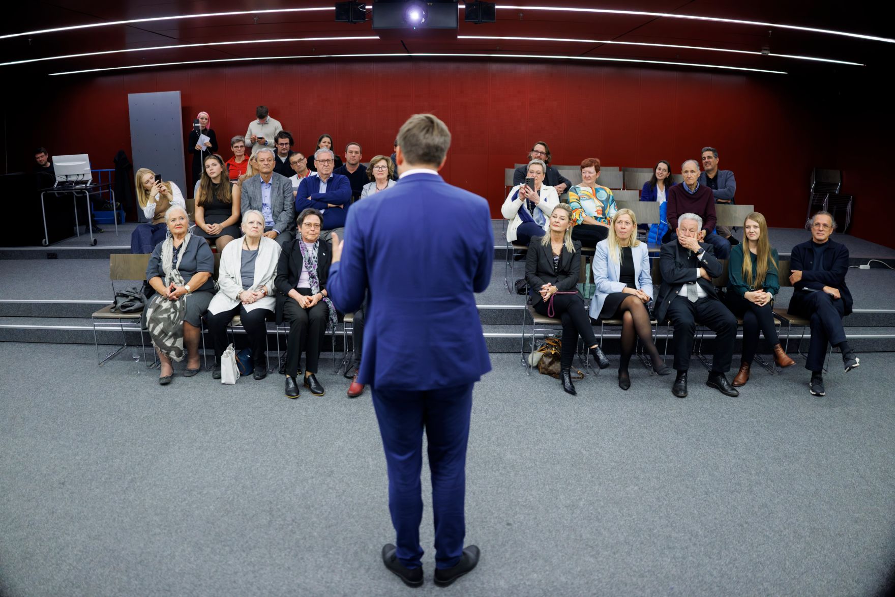 Am 17. Oktober 2025 nahm Staatssekret&auml;r Alexander Pr&ouml;ll an einer Podiumsdiskussion beim Ars Electronica teil.