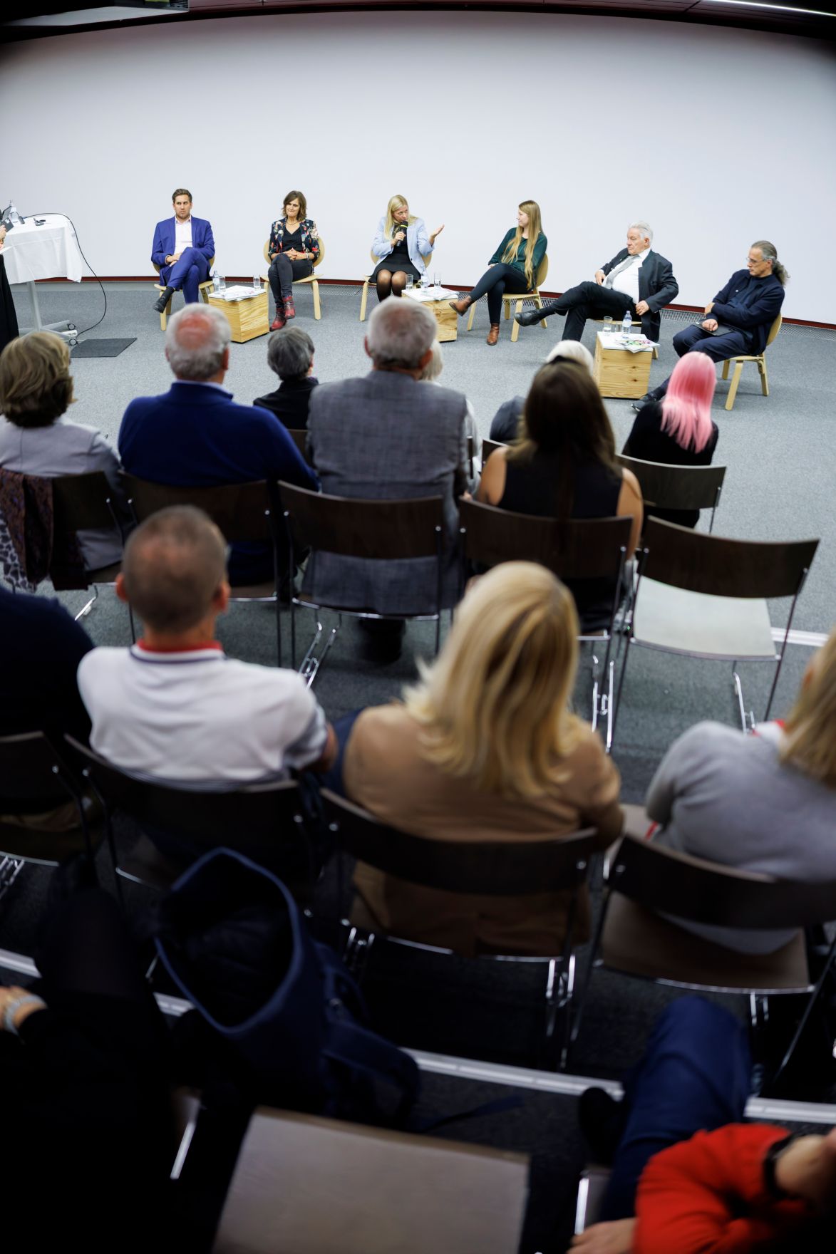 Am 17. Oktober 2025 nahm Staatssekret&auml;r Alexander Pr&ouml;ll an einer Podiumsdiskussion beim Ars Electronica teil.