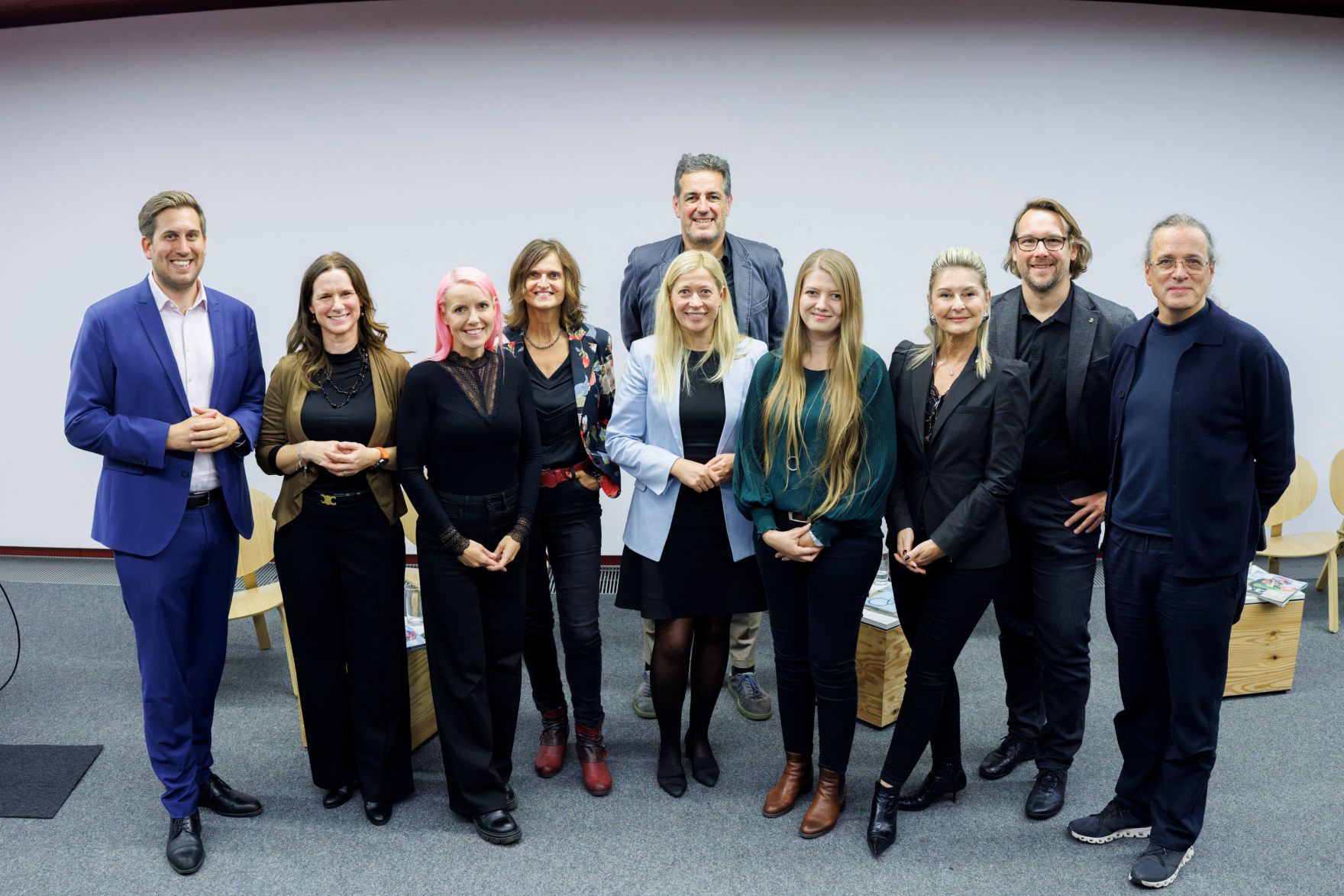 Am 17. Oktober 2025 nahm Staatssekret&auml;r Alexander Pr&ouml;ll (l.) an einer Podiumsdiskussion beim Ars Electronica teil.