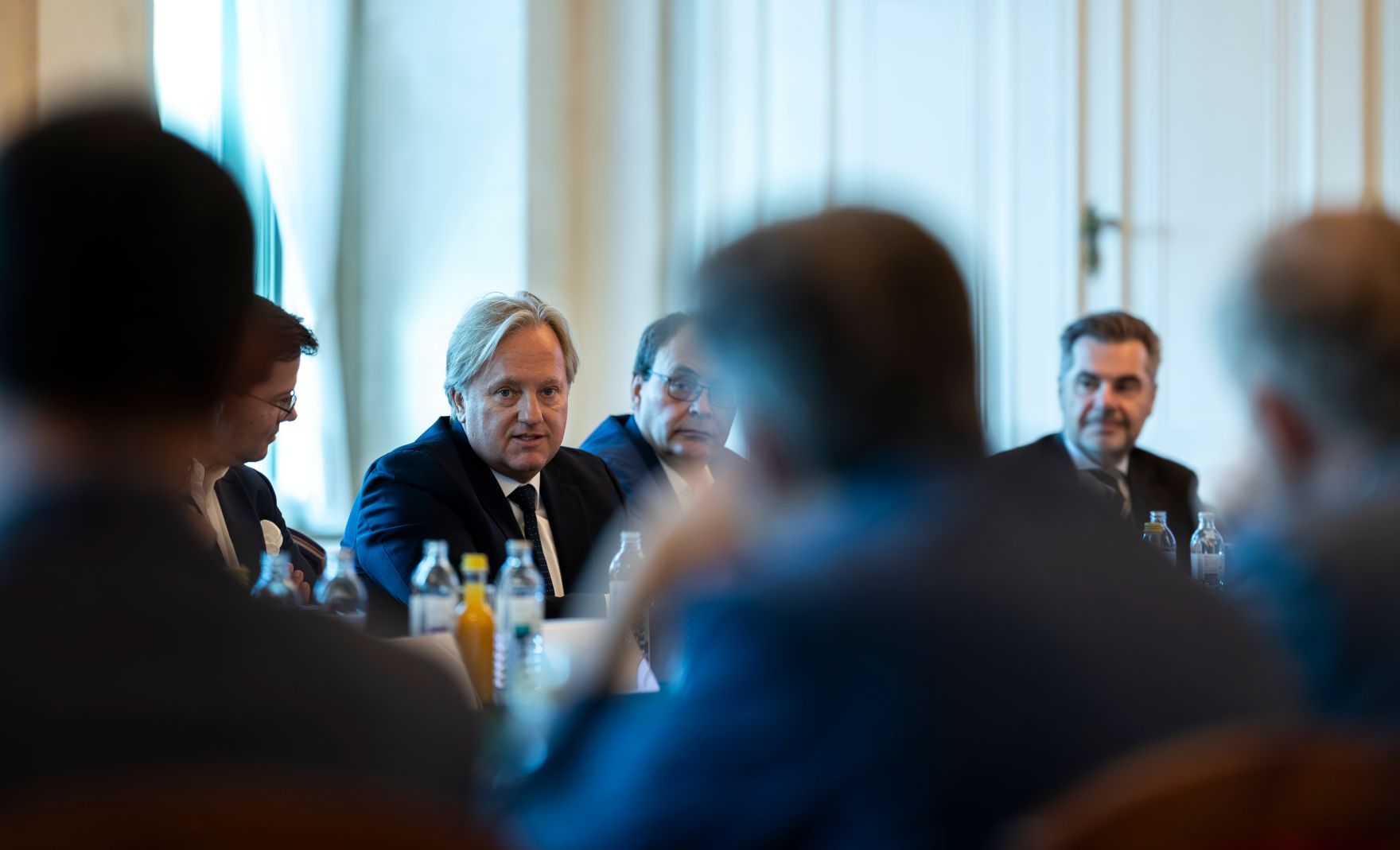 Am 24. Oktober 2025 lud Staatssekret&auml;r Alexander Pr&ouml;ll zu einem Roundtable zur digitalen Kompetenzoffensive ins Bundeskanzleramt ein.