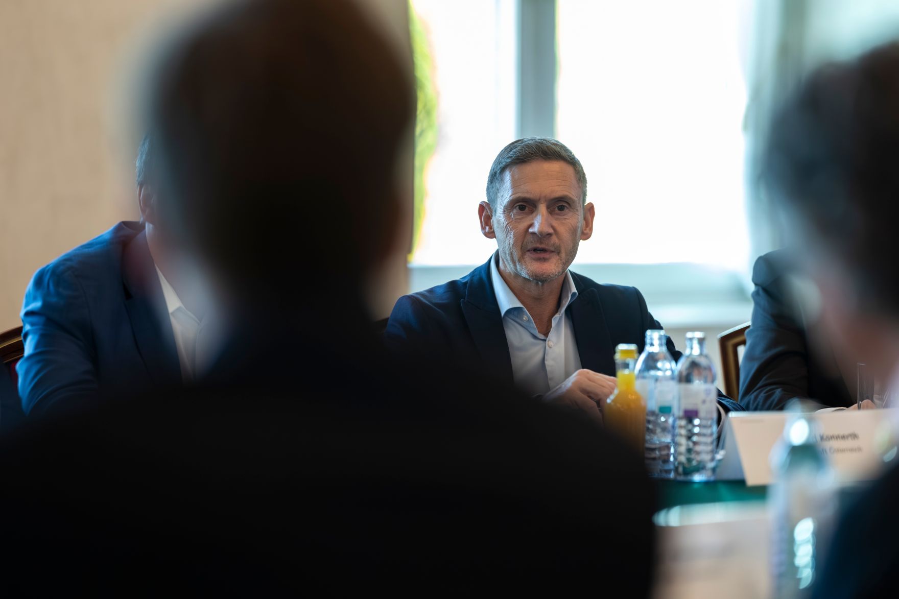 Am 24. Oktober 2025 lud Staatssekret&auml;r Alexander Pr&ouml;ll zu einem Roundtable zur digitalen Kompetenzoffensive ins Bundeskanzleramt ein.