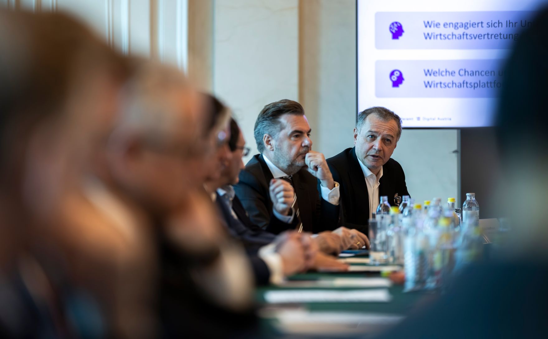 Am 24. Oktober 2025 lud Staatssekret&auml;r Alexander Pr&ouml;ll zu einem Roundtable zur digitalen Kompetenzoffensive ins Bundeskanzleramt ein.