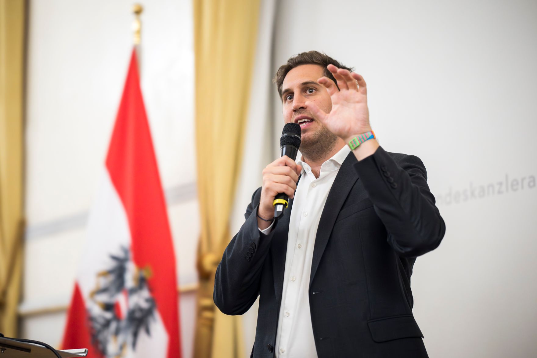 Am 30. Oktober 2025 nahm Staatssekret&auml;r Alexander Pr&ouml;ll (im Bild) am B&uuml;rgerforum &bdquo;ID Austria 2.0&ldquo; teil.