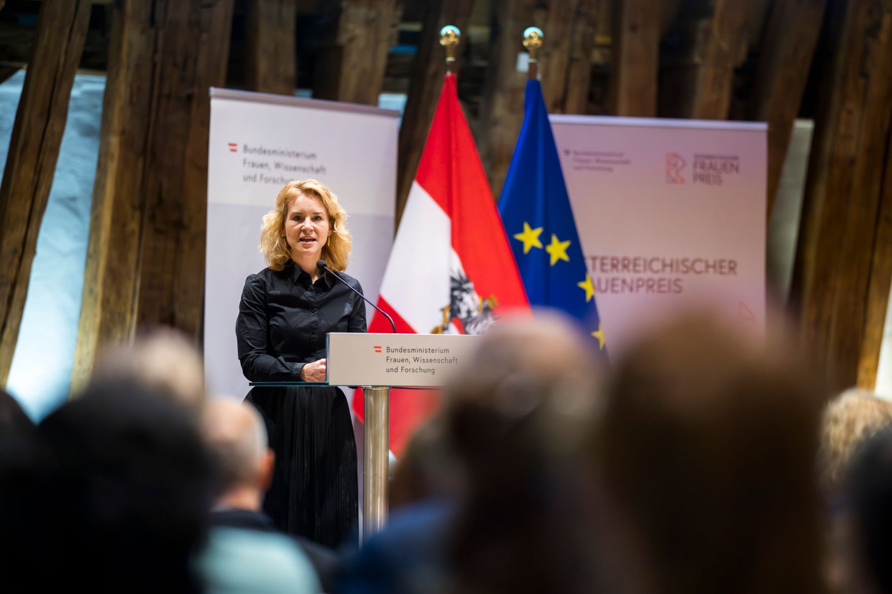 Am 4. November 2025 nahm Staatssekret&auml;r Alexander Pr&ouml;ll an der Verleihung des &Ouml;sterreichischen Frauenpreis 2025 teil. Im Bild Bundesministerin Eva-Maria Holzleitner (im Bild).