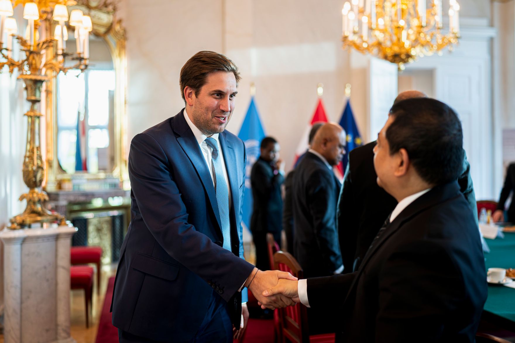 Am 5. November 2025 empfing Staatssekret&auml;r Alexander Pr&ouml;ll (l.) UNO-Botschafter zu einem Arbeitsgespr&auml;ch im Bundeskanzleramt.