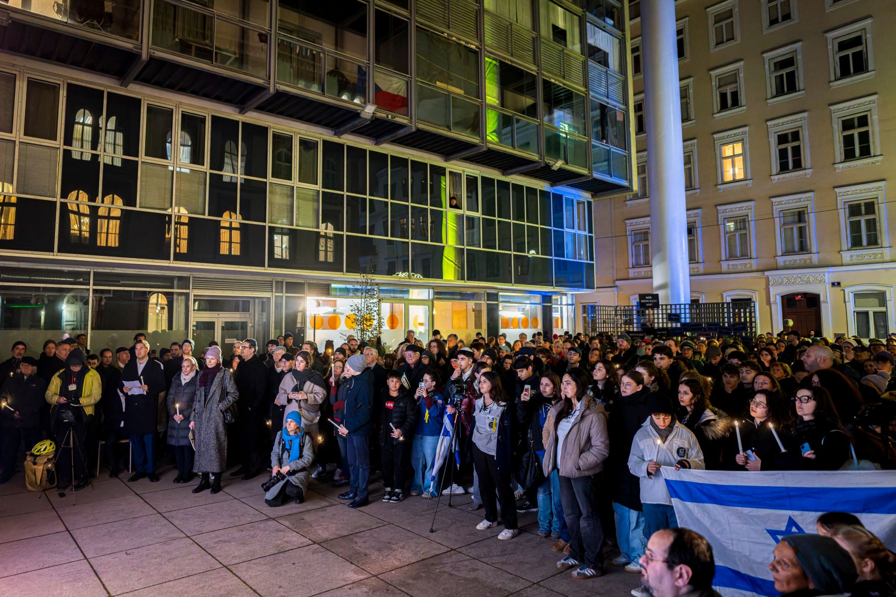 Am 10. November 2025 nahm Staatssekret&auml;r Alexander Pr&ouml;ll am Light of Hope Gedenkmarsch teil.