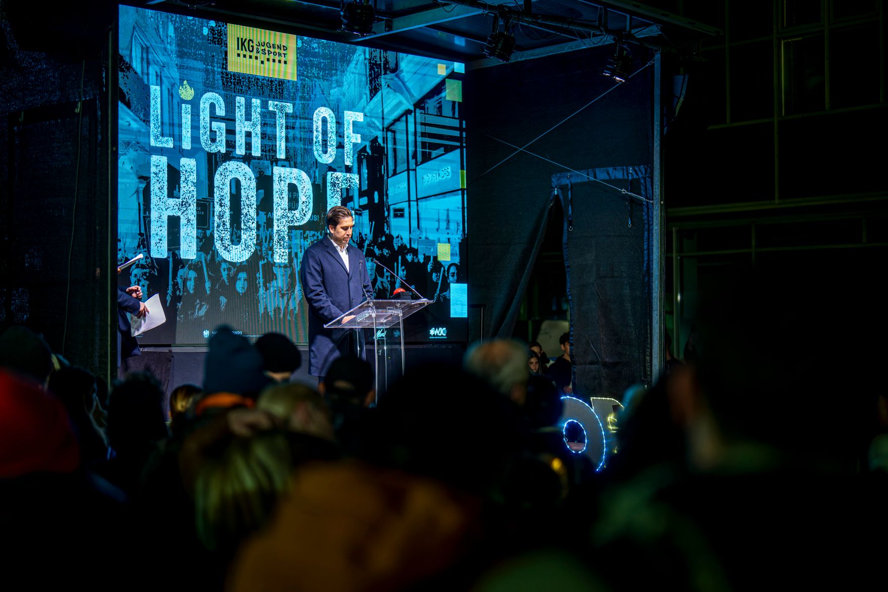 Am 10. November 2025 nahm Staatssekret&auml;r Alexander Pr&ouml;ll am Light of Hope Gedenkmarsch teil.