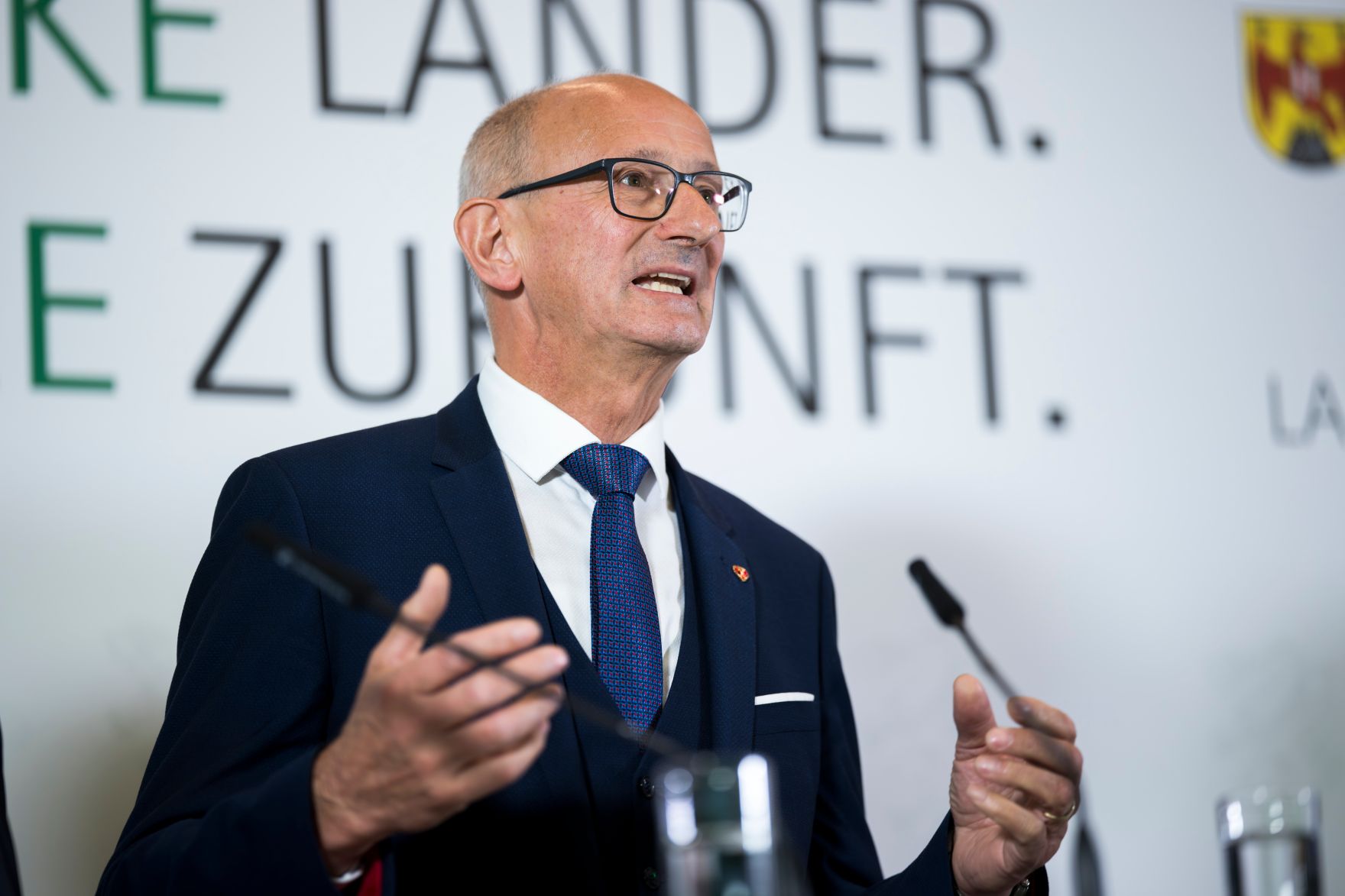 Am 14. November 2025 nahm Staatssekret&auml;r Alexander Pr&ouml;ll an der Landeshauptleutekonferenz in Leibnitz teil. Im Bild Landeshauptmann Anton Mattle (im Bild).