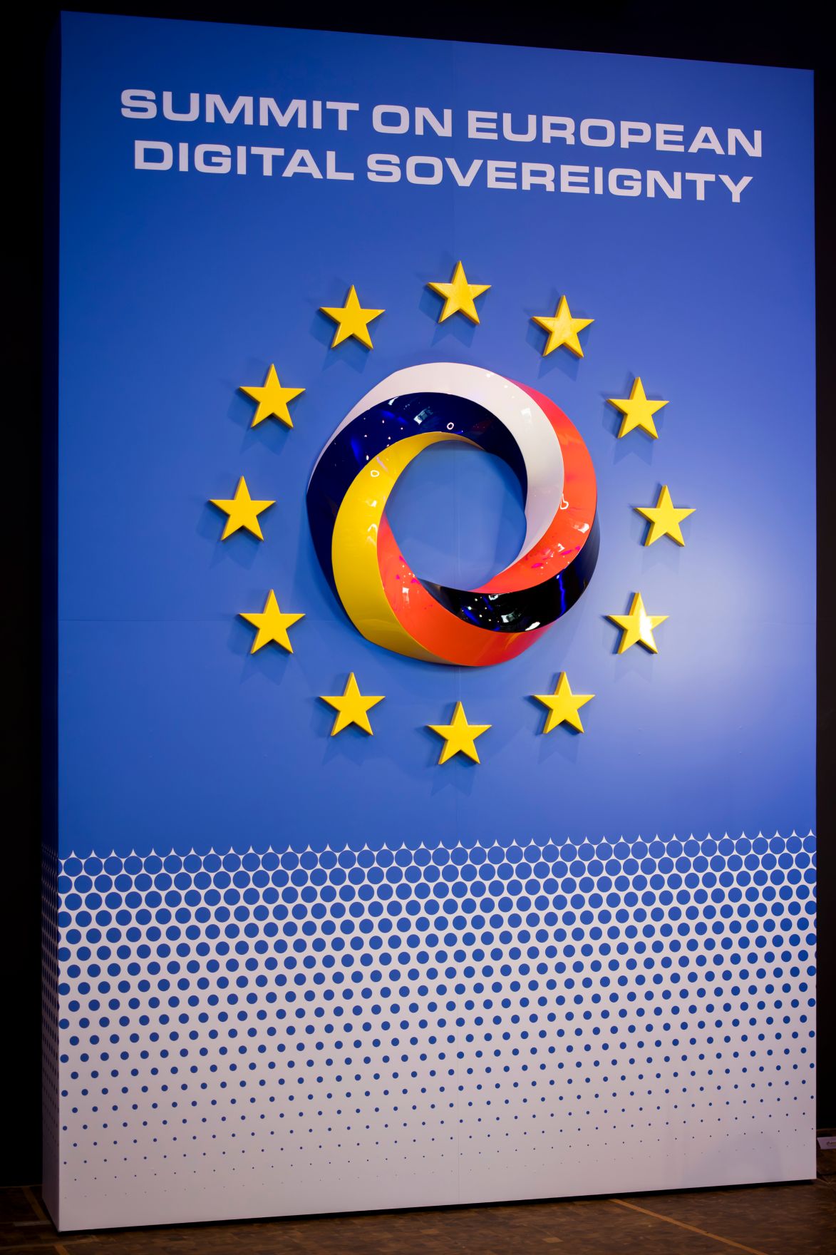 Am 17. November 2025 reiste Staatssekret&auml;r Alexander Pr&ouml;ll zu einem Arbeitsbesuch nach Berlin. Im Bild beim Gipfel zur Digitalen Souver&auml;nit&auml;t.