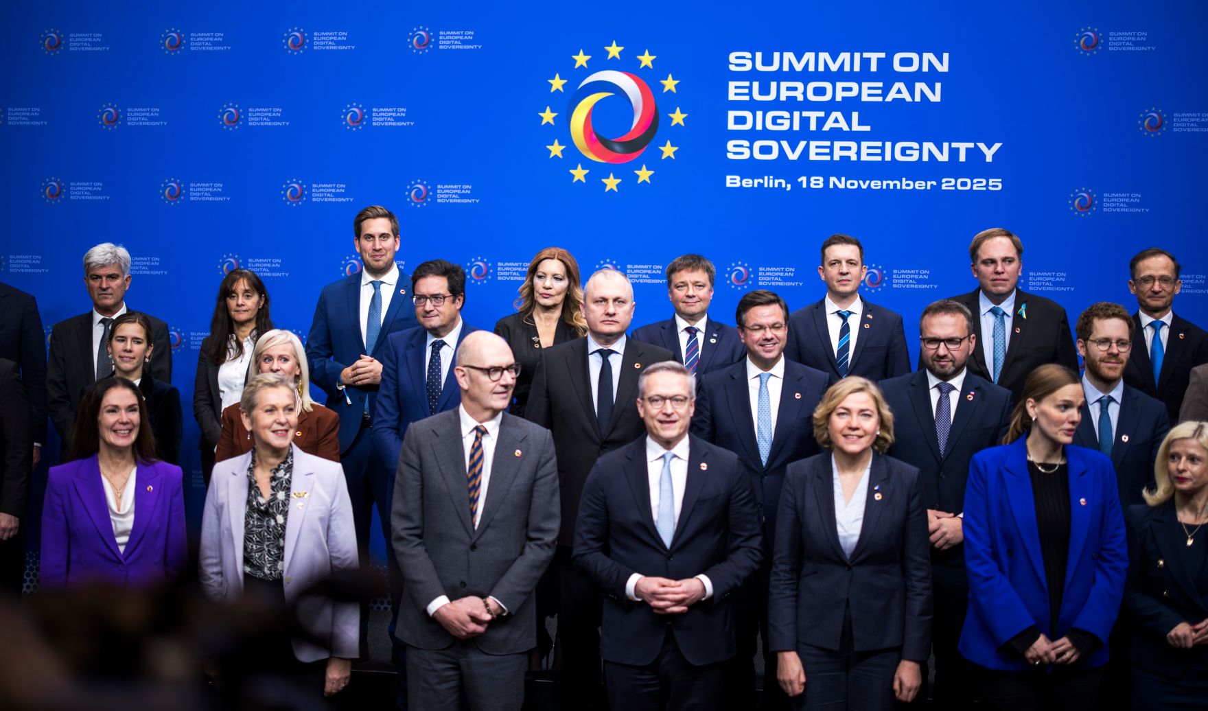 Am 17. November 2025 reiste Staatssekret&auml;r Alexander Pr&ouml;ll zu einem Arbeitsbesuch nach Berlin. Im Bild beim Gipfel zur Digitalen Souver&auml;nit&auml;t.