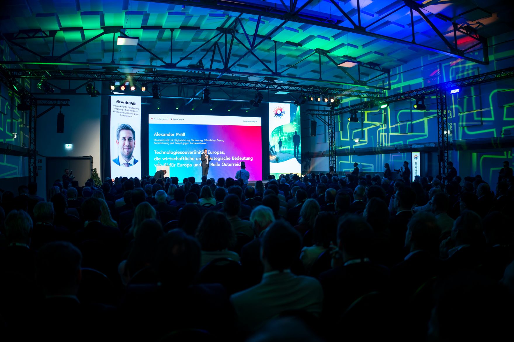 Am 20. November 2025 nahm Staatssekret&auml;r Alexander Pr&ouml;ll am Technology Impact Summit in Graz teil. Im Bild bei der Er&ouml;ffnung.