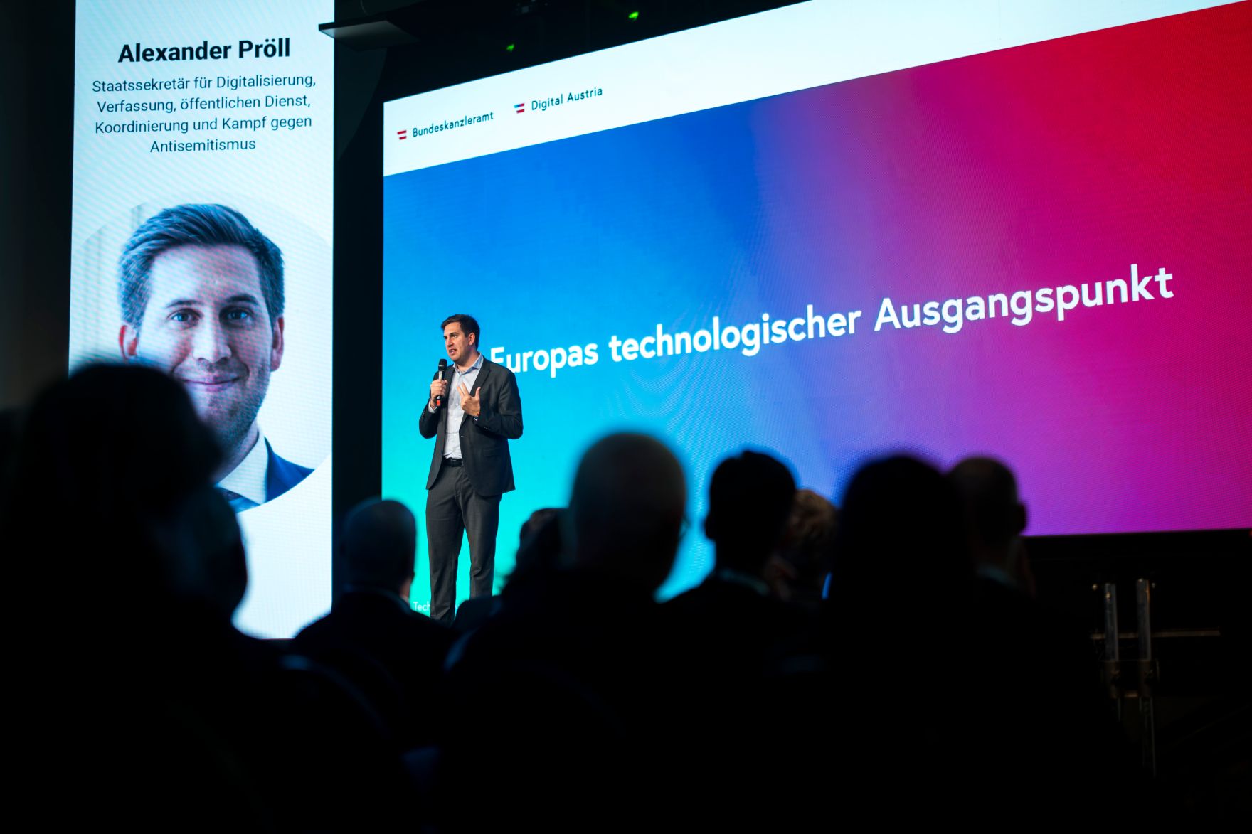Am 20. November 2025 nahm Staatssekret&auml;r Alexander Pr&ouml;ll am Technology Impact Summit in Graz teil. Im Bild bei der Er&ouml;ffnung.