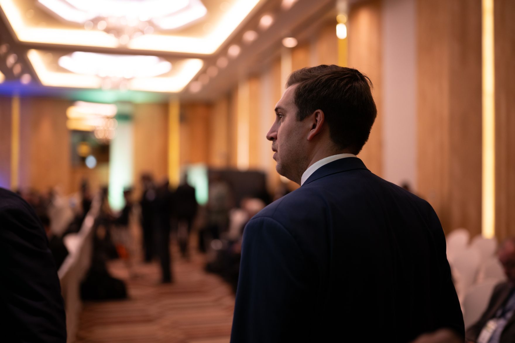 Am 24. November 2025 reiste Staatssekret&auml;r Alexander Pr&ouml;ll (im Bild) zu einem mehrt&auml;gigem Arbeitsbesuch nach Luanda. Im Bild beim AU-EU Businessforum 2025.