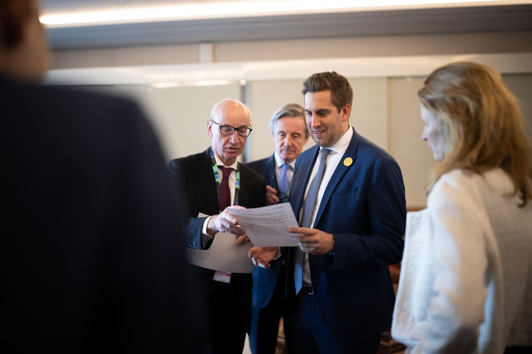 Am 24. November 2025 reiste Staatssekret&auml;r Alexander Pr&ouml;ll (m.r.) zu einem mehrt&auml;gigem Arbeitsbesuch nach Luanda. Im Bild beim AU-EU Businessforum 2025.