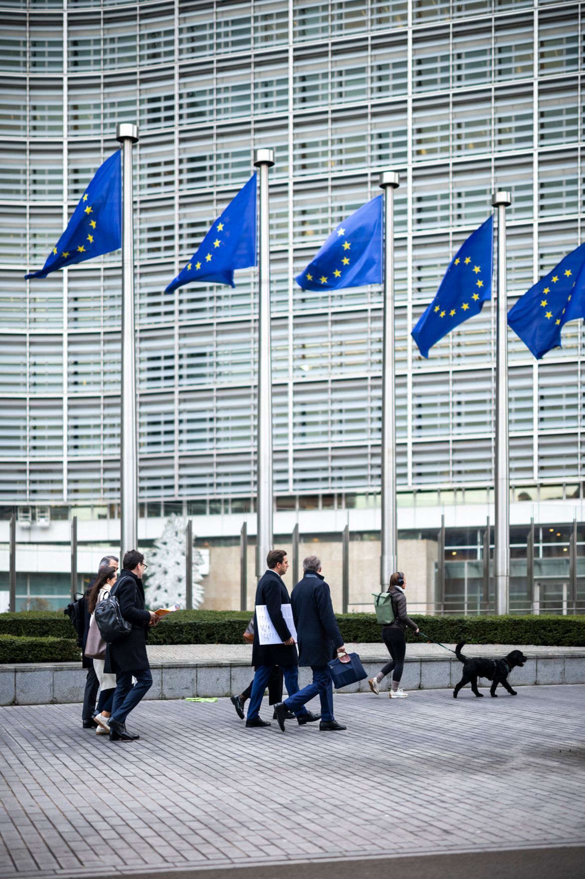 Am 5. Dezember 2025 reiste Staatssekret&auml;r Alexander Pr&ouml;ll (3.v.r.) nach Br&uuml;ssel und nahm am Rat f&uuml;r &bdquo;Verkehr, Telekommunikation und Energie&ldquo; der Europ&auml;ischen Union teil.