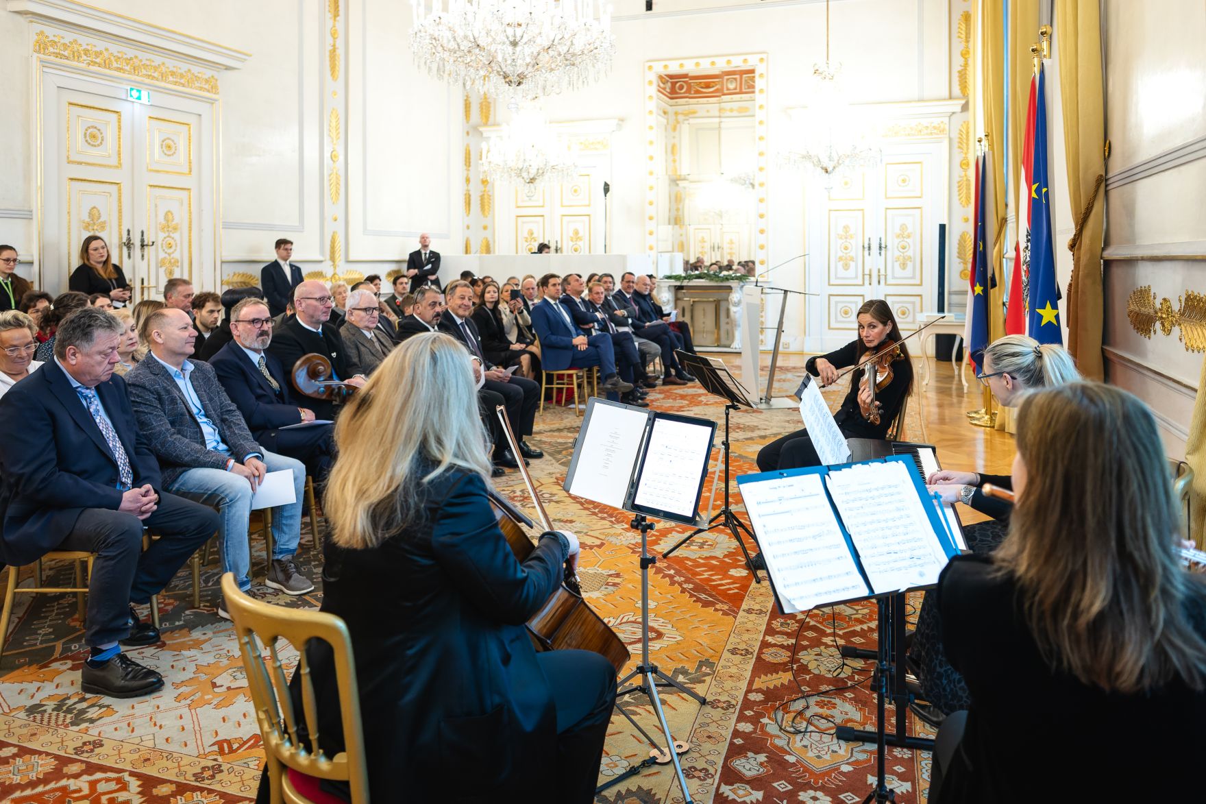 Am 18. Dezember 2025 bestellte der Bundeskanzler Vertreterinnen und Vertreter der Wirtschaft zu Mitgliedern der bei der Bundesanstalt "Statistik &Ouml;sterreich" eingerichteten Wirtschaftskurie.