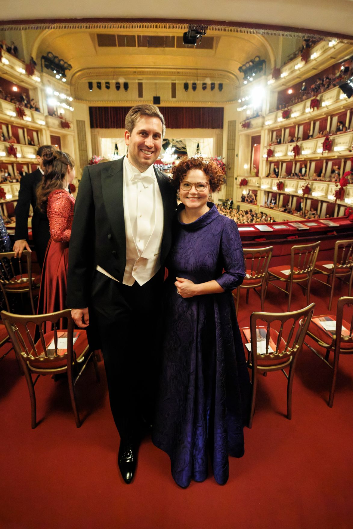 Am 12. Februar 2026 besuchte Staatssekret&auml;r Alexander Pr&ouml;ll (l.) den 68. Wiener Opernball. Im Bild mit Staatssekret&auml;rin Elisabeth Zehetner (r.).