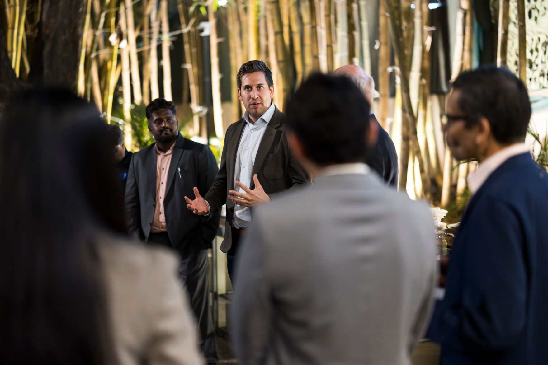 Am 20. Februar 2026 setzte Staatssekret&auml;r Alexander Pr&ouml;ll (3.v.l.) seinen mehrt&auml;gigen Arbeitsbesuch in Indien fort. Im Bild beim Austausch mit &Ouml;sterreichischen Firmen aus Karnataka.