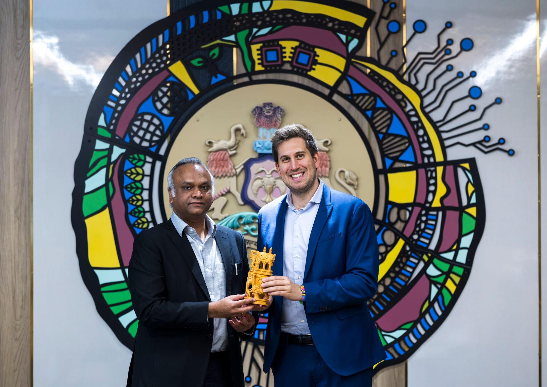 Am 21. Februar 2026 setzte Staatssekret&auml;r Alexander Pr&ouml;ll (r.) seinen mehrt&auml;gigen Arbeitsbesuch in Indien fort. Im Bild beim Arbeitsgespr&auml;ch mit der Minister of IT Priyank Kharge (l.).