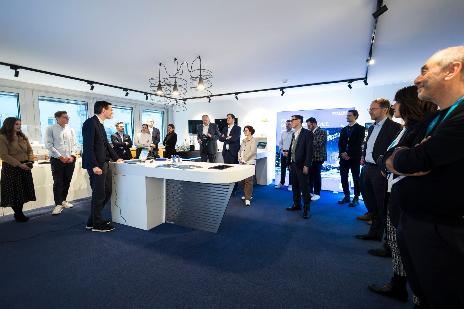 Am 5. M&auml;rz 2026 besuchte Staatssekret&auml;r Alexander Pr&ouml;ll (m.l.) gemeinsam mit Staatssekret&auml;rin Elisabeth Zehetner (m.r.), die TTTech Group in Wien.