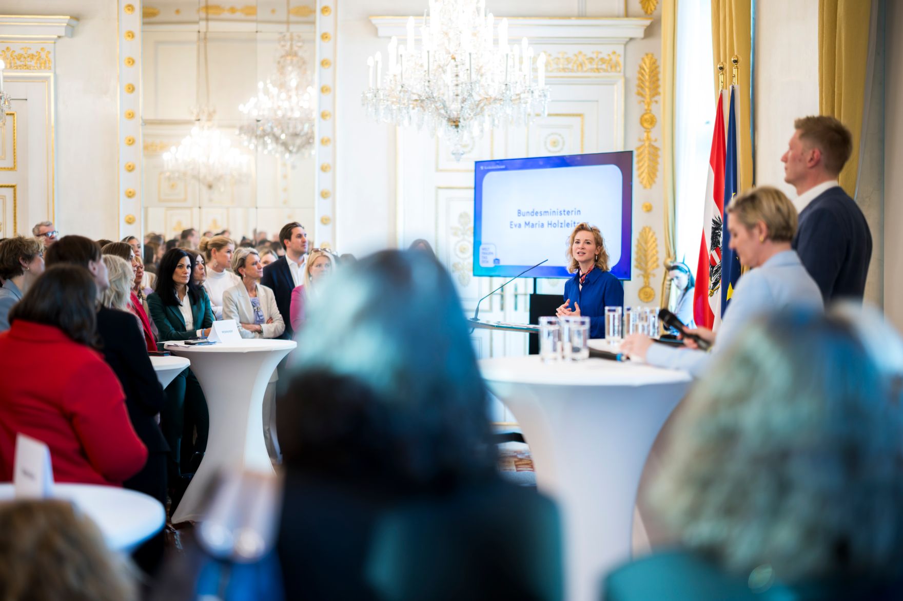 Am 5. M&auml;rz 2026 fand anl&auml;sslich des Weltfrauentags eine Veranstaltung im Bundeskanzleramt statt. Im Bild Bundesministerin Eva-Maria Holzleitner (4.v.r.).