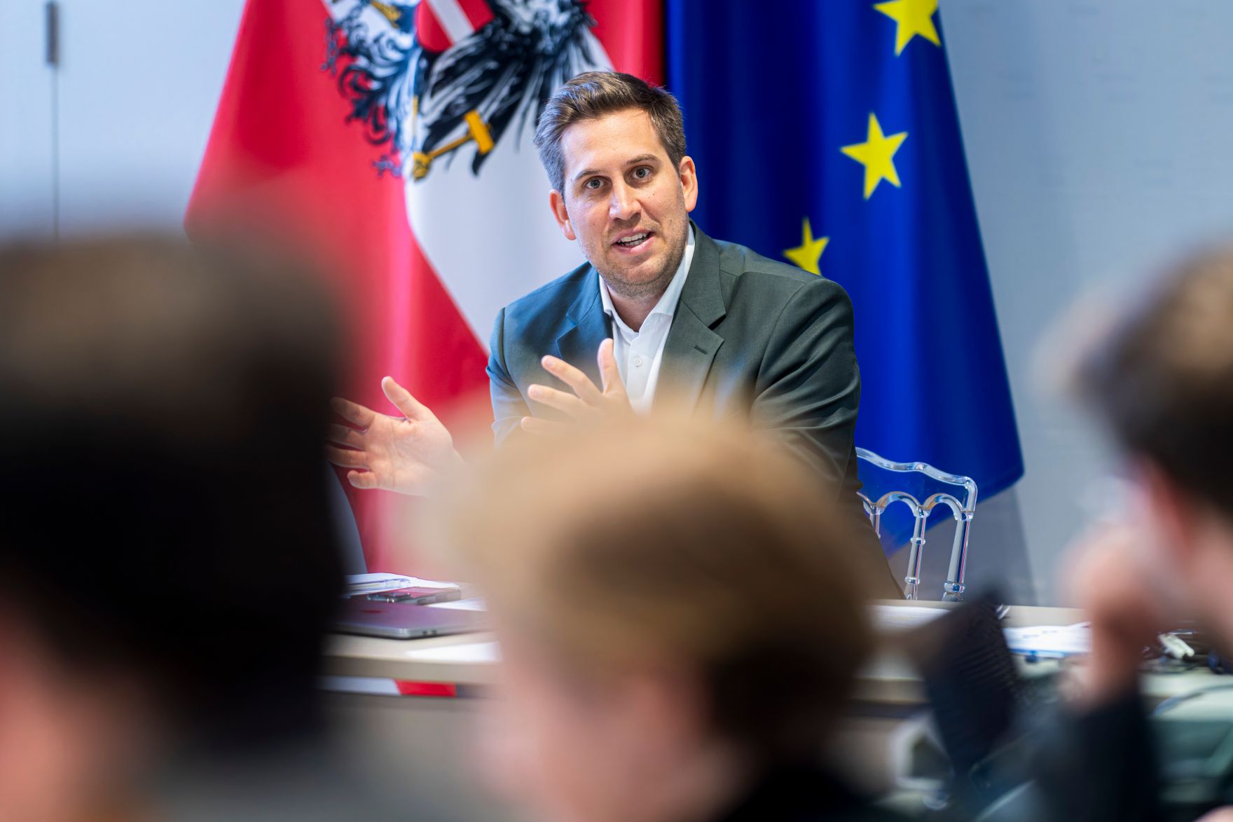 Am 10. M&auml;rz 2026 gab Staatssekret&auml;r Alexander Pr&ouml;ll (im Bild) ein Hintergrundgespr&auml;ch zum Thema K&uuml;nstliche Intelligenz in der Verwaltung.