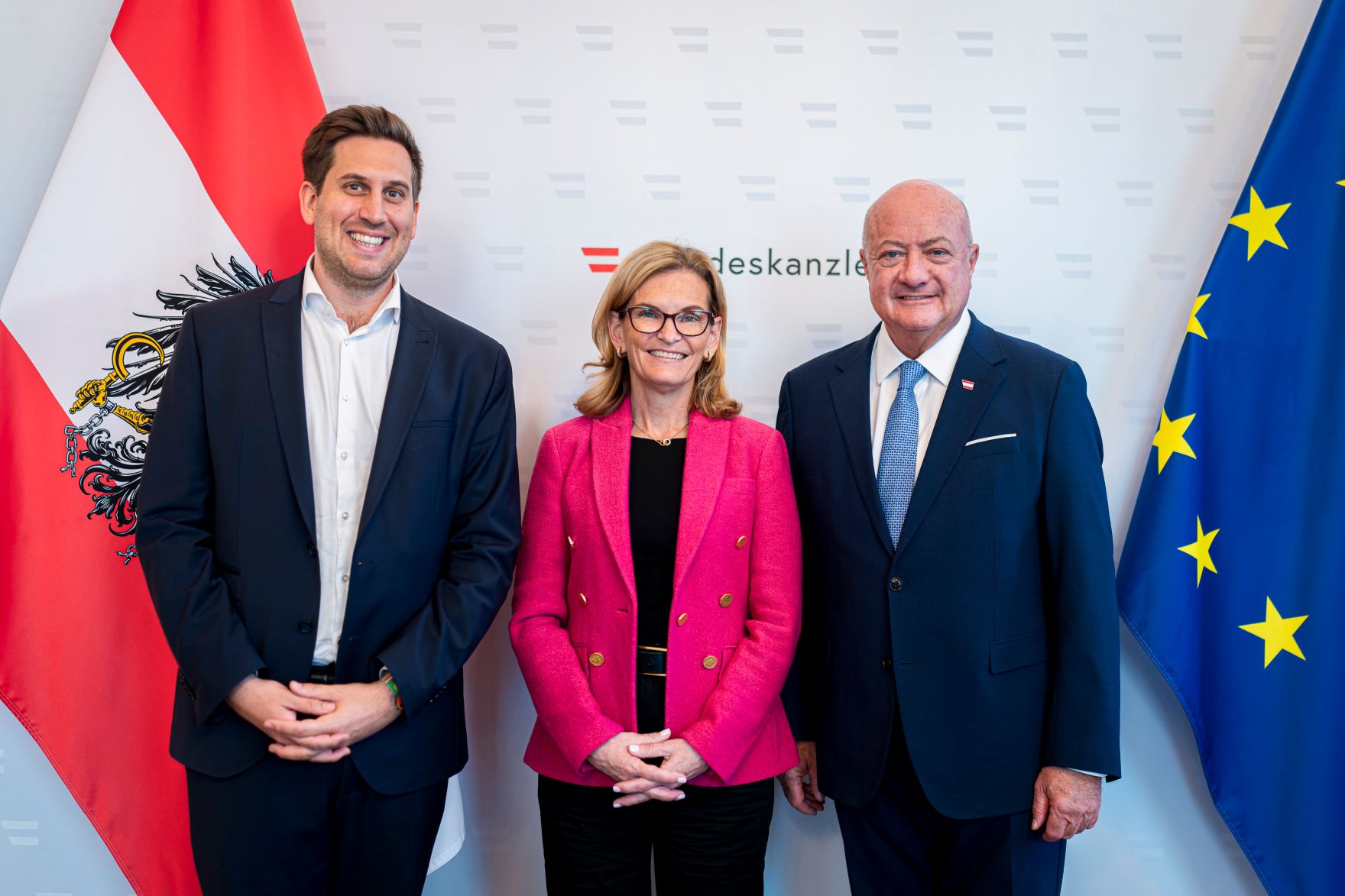 Am 11. M&auml;rz 2026 empfing Staatssekret&auml;r Alexander Pr&ouml;ll (l.) ITU Generalsekret&auml;rin Doreen Bogdan-Martin (m.) zu einem Arbeitsgespr&auml;ch im Bundeskanzleramt. Im Bild mit Bundeskanzler Christian Stocker (r.).
