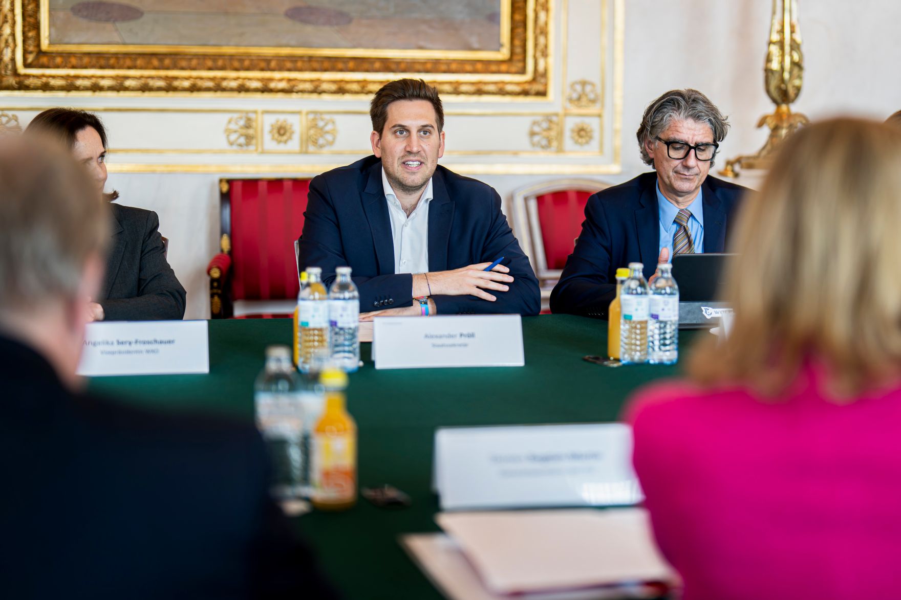 Am 11. M&auml;rz 2026 empfing Staatssekret&auml;r Alexander Pr&ouml;ll (m.) ITU Generalsekret&auml;rin Doreen Bogdan-Martin (r.) zu einem Arbeitsgespr&auml;ch im Bundeskanzleramt.