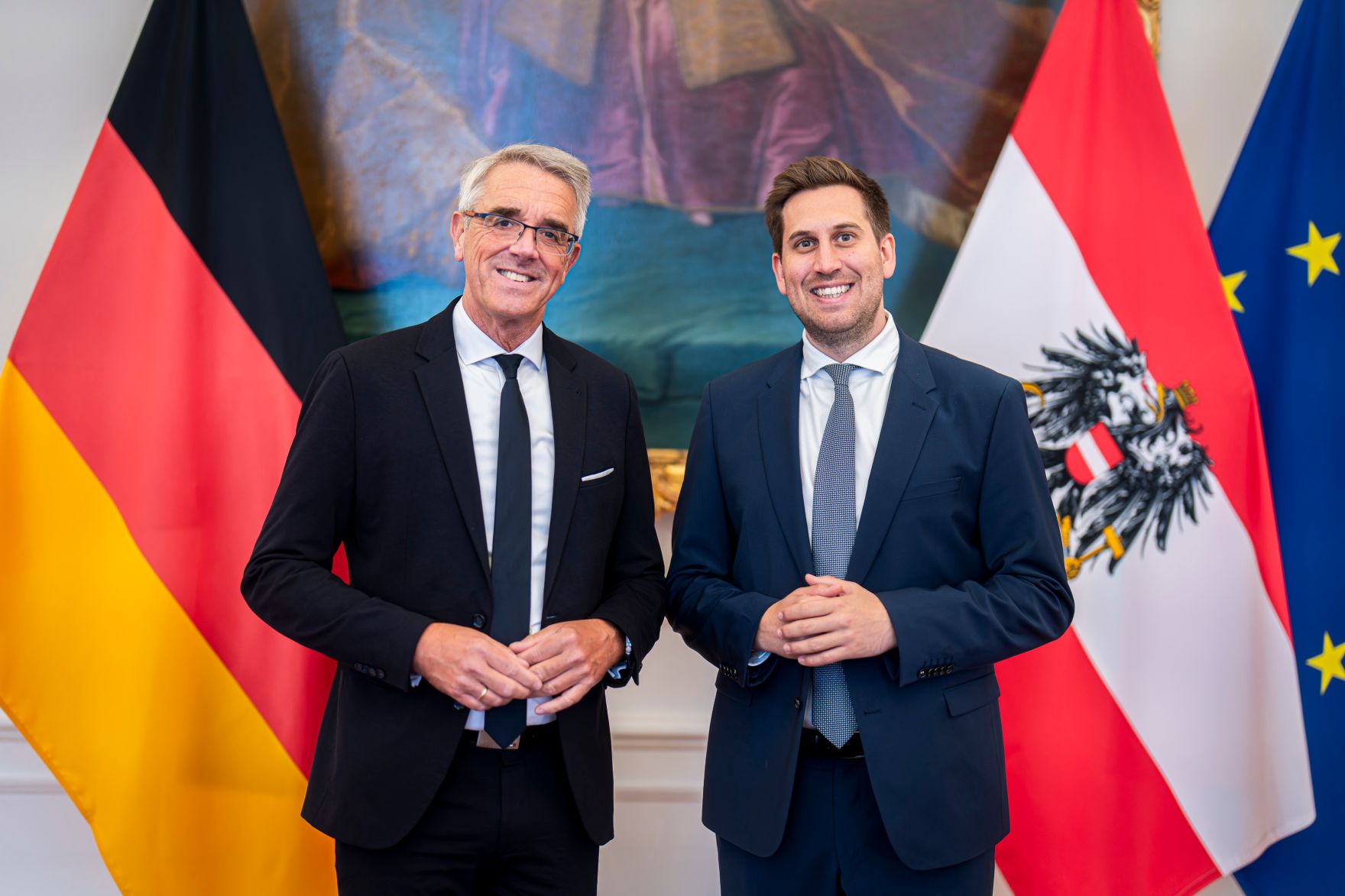 Am 12. M&auml;rz 2026 empfing Staatssekret&auml;r Alexander Pr&ouml;ll (r.) Ingo Behnel (l.), den Staatssekret&auml;r im Bundesministerium f&uuml;r Bildung, Familie, Senioren, Frauen und Jugend der Bundesrepublik Deutschland, im Bundeskanzleramt zu einem Arbeitsgespr&auml;ch.