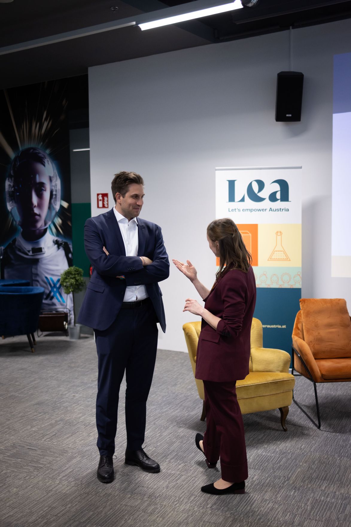 Am 16. M&auml;rz 2026 nahm Staatssekret&auml;r Alexander Pr&ouml;ll (l.) an der Podiumsdiskussion "She shapes AI" teil.