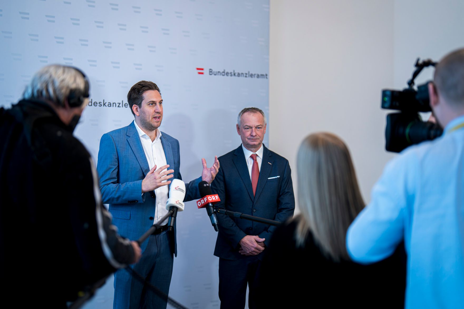 Am 17. M&auml;rz 2026 gab Staatssekret&auml;r Alexander Pr&ouml;ll (2.v.l.) ein Pressegespr&auml;ch zum Thema &bdquo;ID Austria Wirtschaftsjahr&ldquo;.