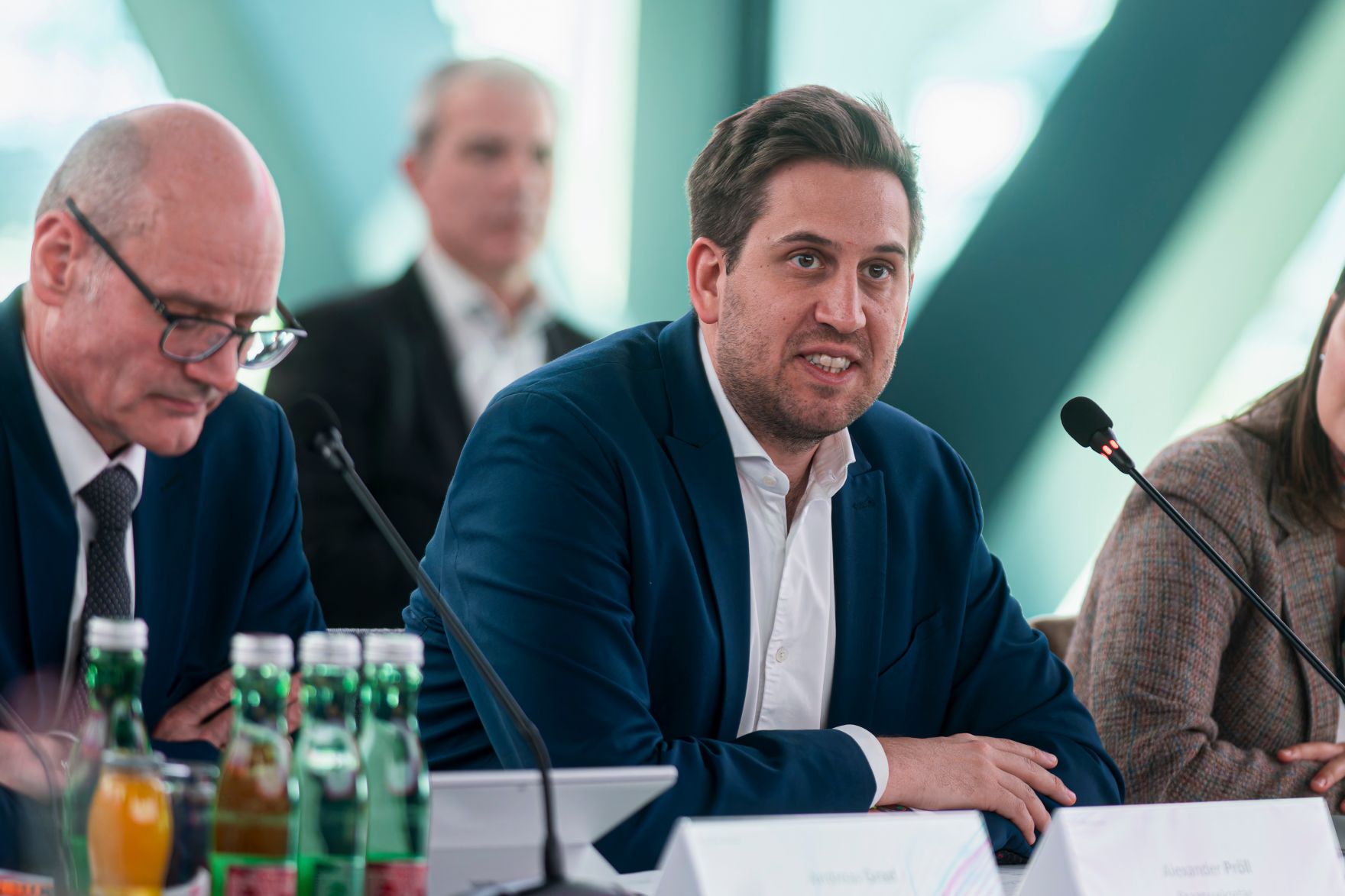Am 18. M&auml;rz 2026 nahm Staatssekret&auml;r Alexander Pr&ouml;ll (r.) an der KI-Konklave im Haus der Digitalisierung teil.