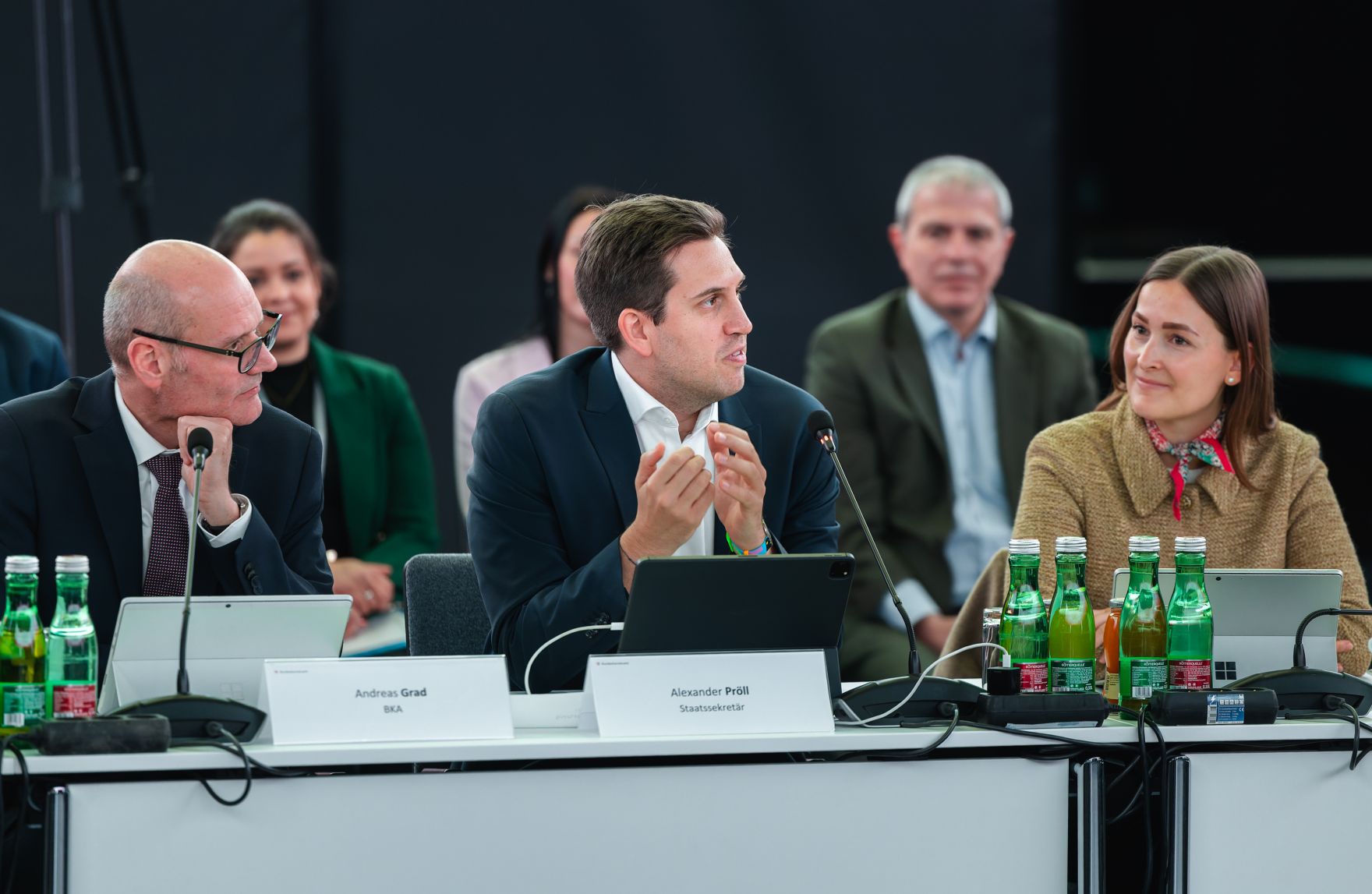 Am 19. M&auml;rz 2026 nahm Staatssekret&auml;r Alexander Pr&ouml;ll (m.) an der KI-Konklave im Haus der Digitalisierung teil.