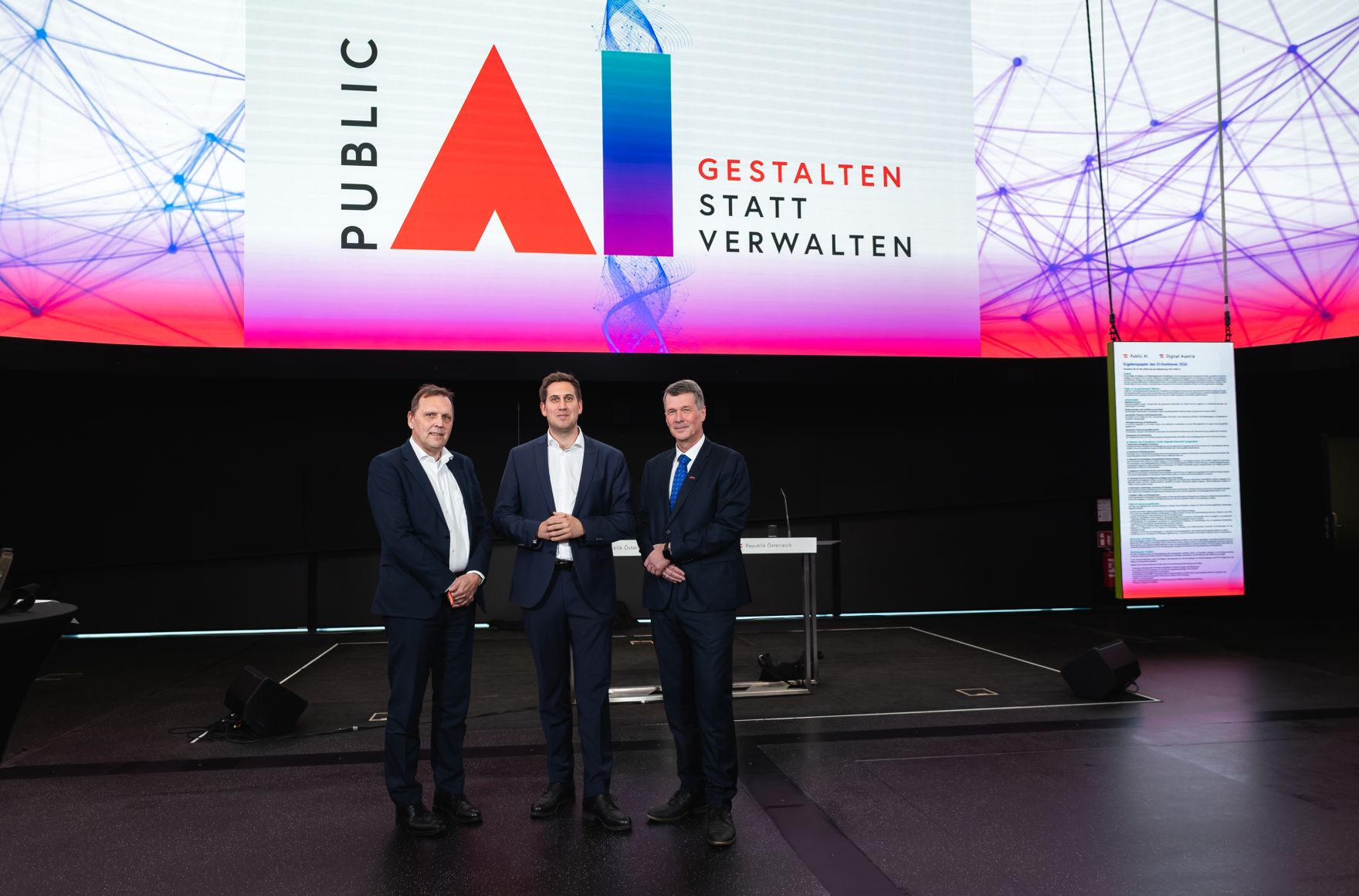 Am 19. M&auml;rz 2026 nahm Staatssekret&auml;r Alexander Pr&ouml;ll (m.) an der KI-Konklave im Haus der Digitalisierung teil. Im Bild gemeinsam mit dem Vorsitzenden des KI-Beirates Horst Bischof (r.) und BRZ-Gesch&auml;ftsf&uuml;hrer Roland Ledinger (l.), bei der anschlie&szlig;enden Pressekonferenz.