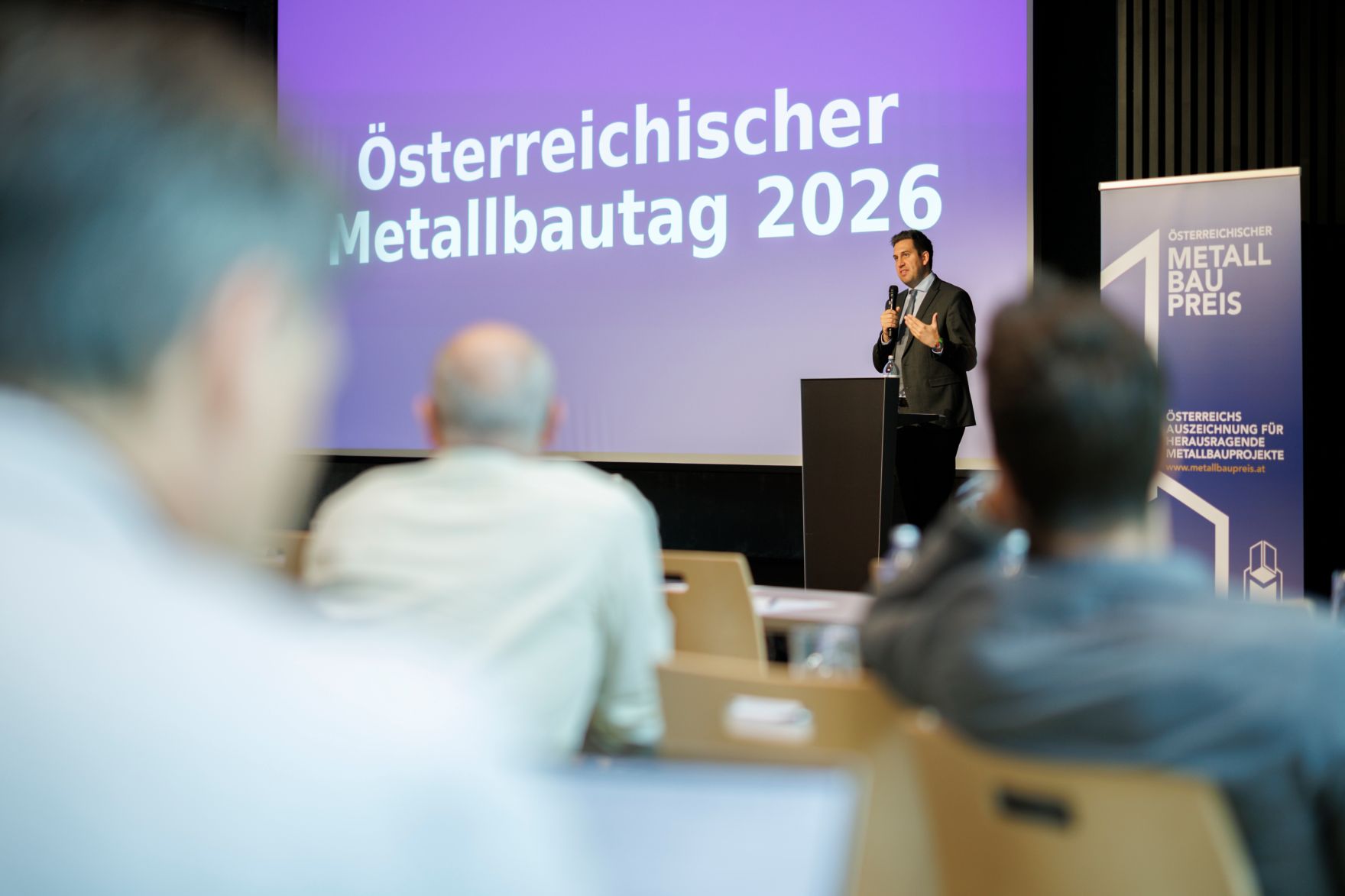 Am 10. April 2026 besuchte Staatssekret&auml;r Alexander Pr&ouml;ll (im Bild) im Rahmen seines Bundesl&auml;ndertages den &Ouml;sterreichischen Metallbautag 2026.