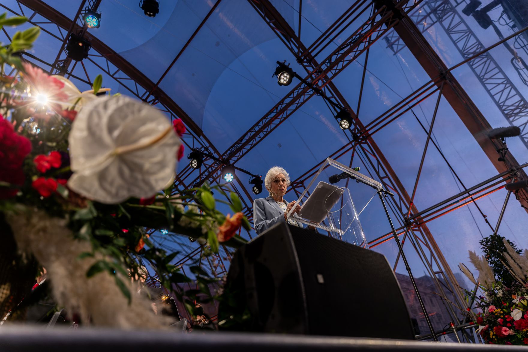 Am 8. Mai 2026 nahm Staatssekret&auml;r Alexander Pr&ouml;ll am Fest der Freude am Wiener Heldenplatz teil. Im Bild Zeitzeugin Lucy Waldstein.