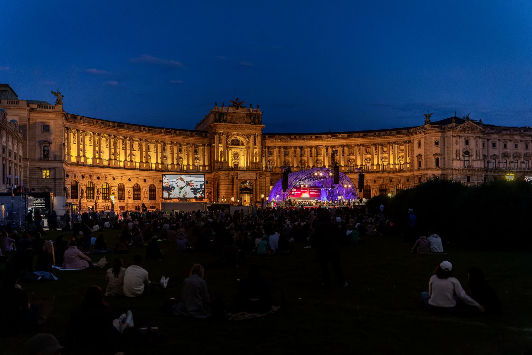 Am 8. Mai 2026 nahm Staatssekret&auml;r Alexander Pr&ouml;ll am Fest der Freude am Wiener Heldenplatz teil.