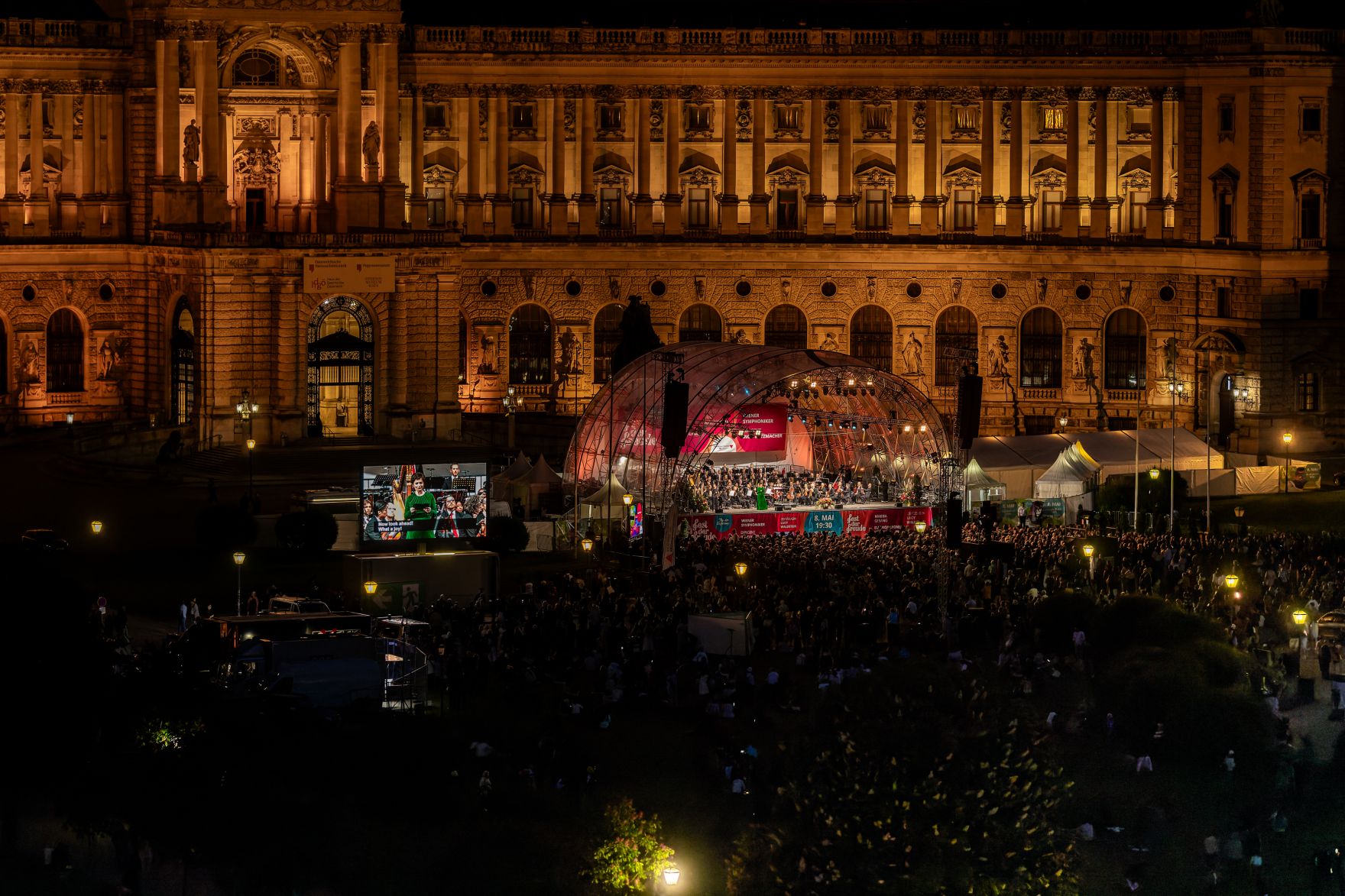 Am 8. Mai 2026 nahm Staatssekret&auml;r Alexander Pr&ouml;ll am Fest der Freude am Wiener Heldenplatz teil.