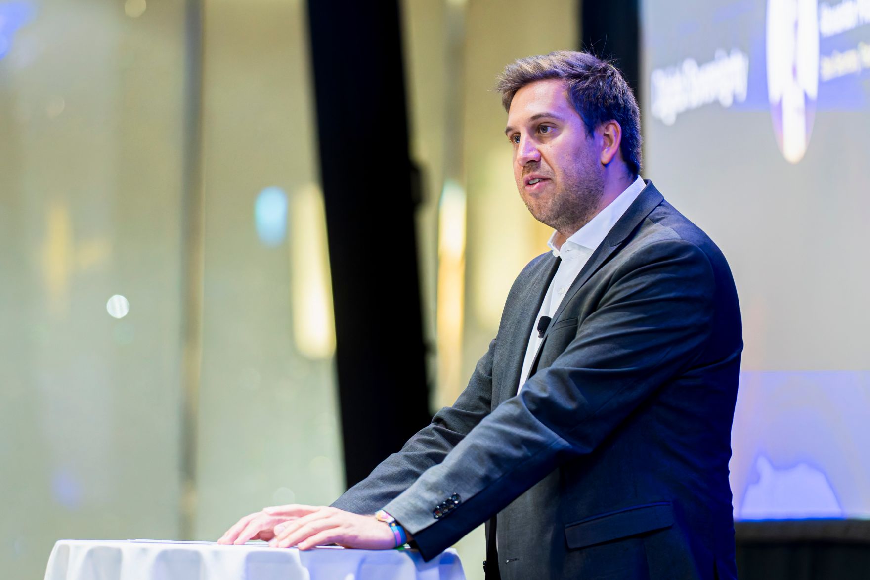 Am 21. Mai 2026 besuchte Staatssekret&auml;r Alexander Pr&ouml;ll (im Bild) im Rahmen der Digitalen Souver&auml;nit&auml;t Cisco Partner. Im Bild bei der Er&ouml;ffnungsrede.
