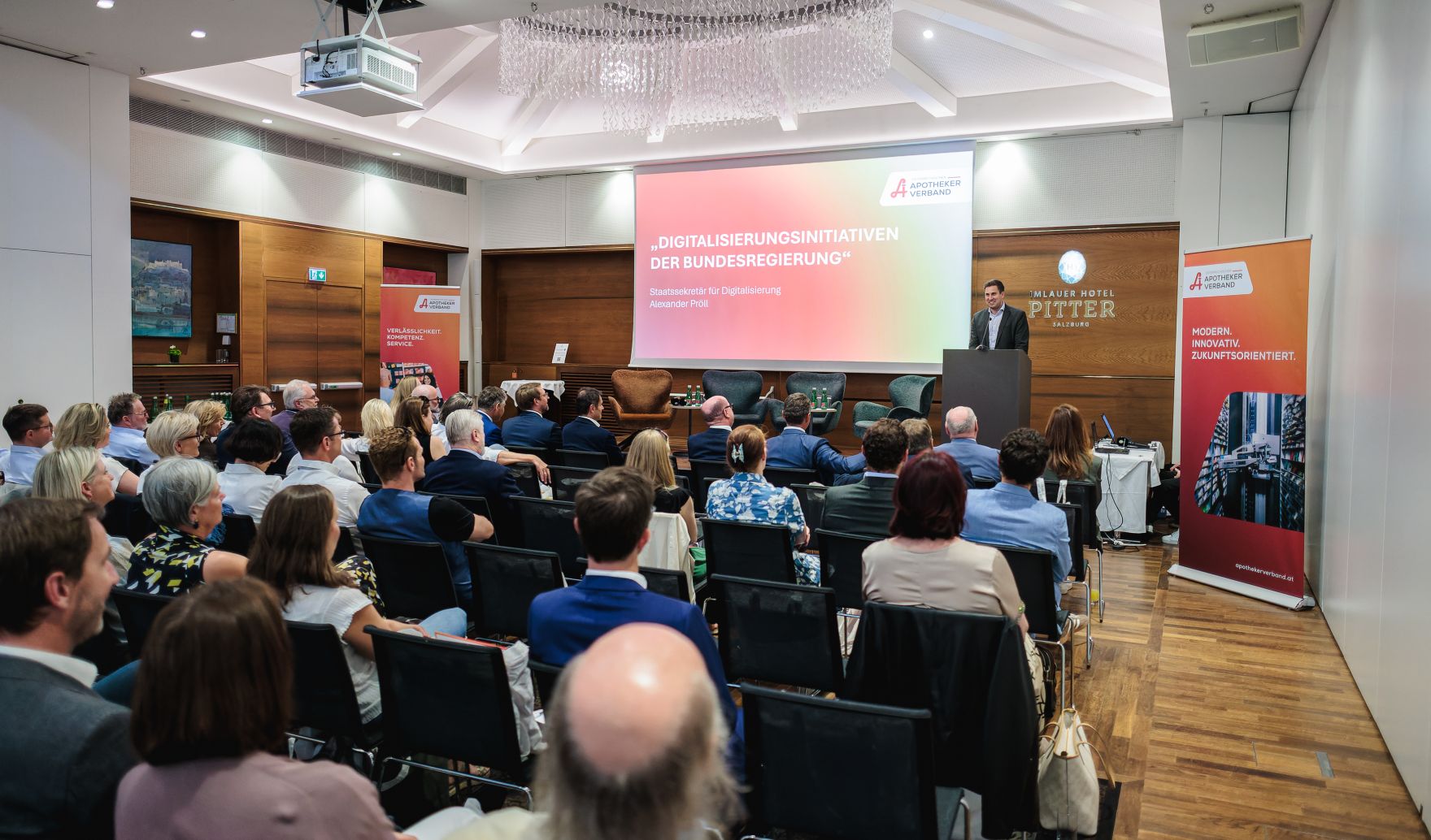 Am 28. Mai 2026 nahm Staatssekret&auml;r Alexander Pr&ouml;ll im Rahmen seines Bundesl&auml;ndertages an der Hauptversammlung des &Ouml;sterreichischen Apothekerverbandes zum Thema &bdquo;Digitalisierungsinitiativen der Bundesregierung&ldquo;, in Salzburg teil.