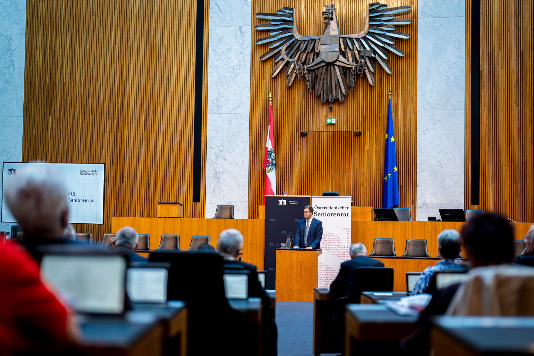 Am 9. Juli 2026 hielt Staatssekret&auml;r Alexander Pr&ouml;ll (im Bild) eine Rede bei einer Veranstaltung zu 50 Jahre Seniorenbund im Parlament.