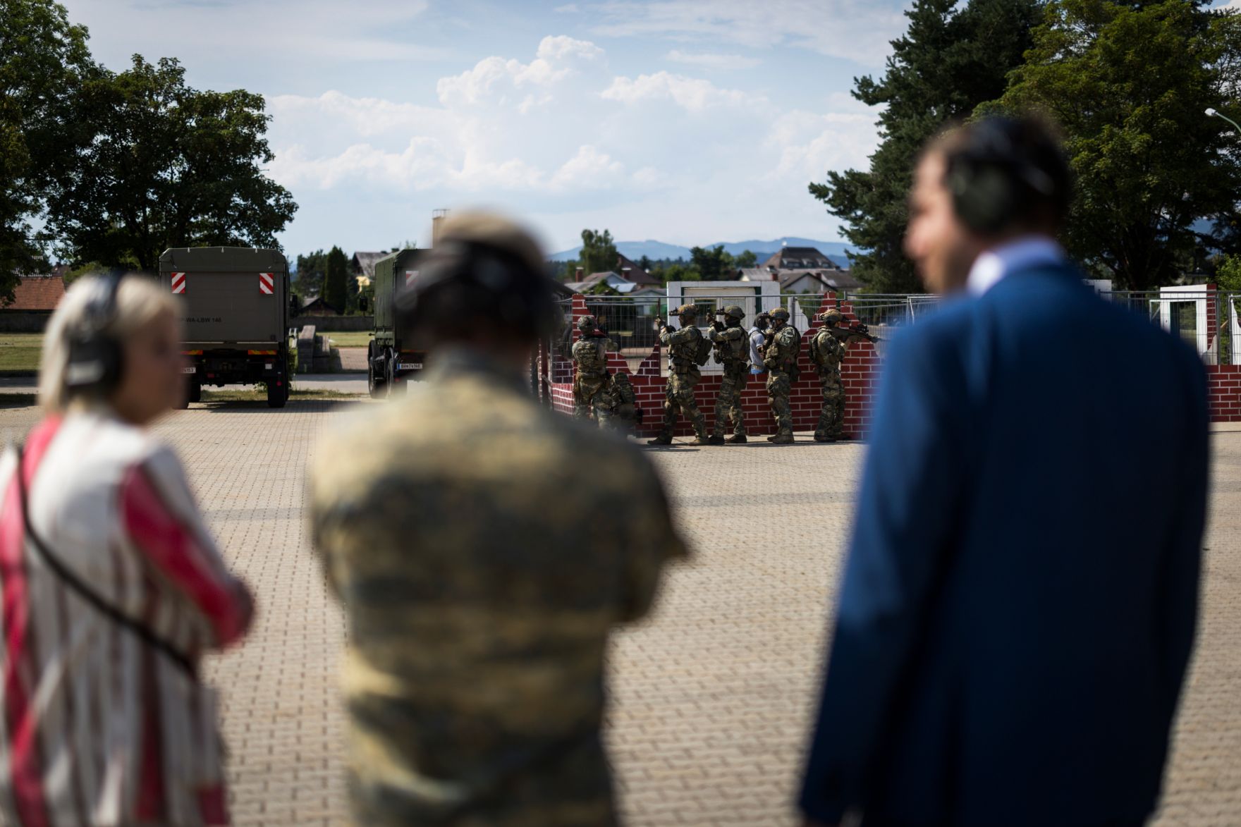Am 1. Juli 2026 besuchte Staatssekret&auml;r Alexander Pr&ouml;ll gemeinsam mit Bundesministerin Klaudia Tanner die 7. J&auml;gerbrigade in Klagenfurt.
