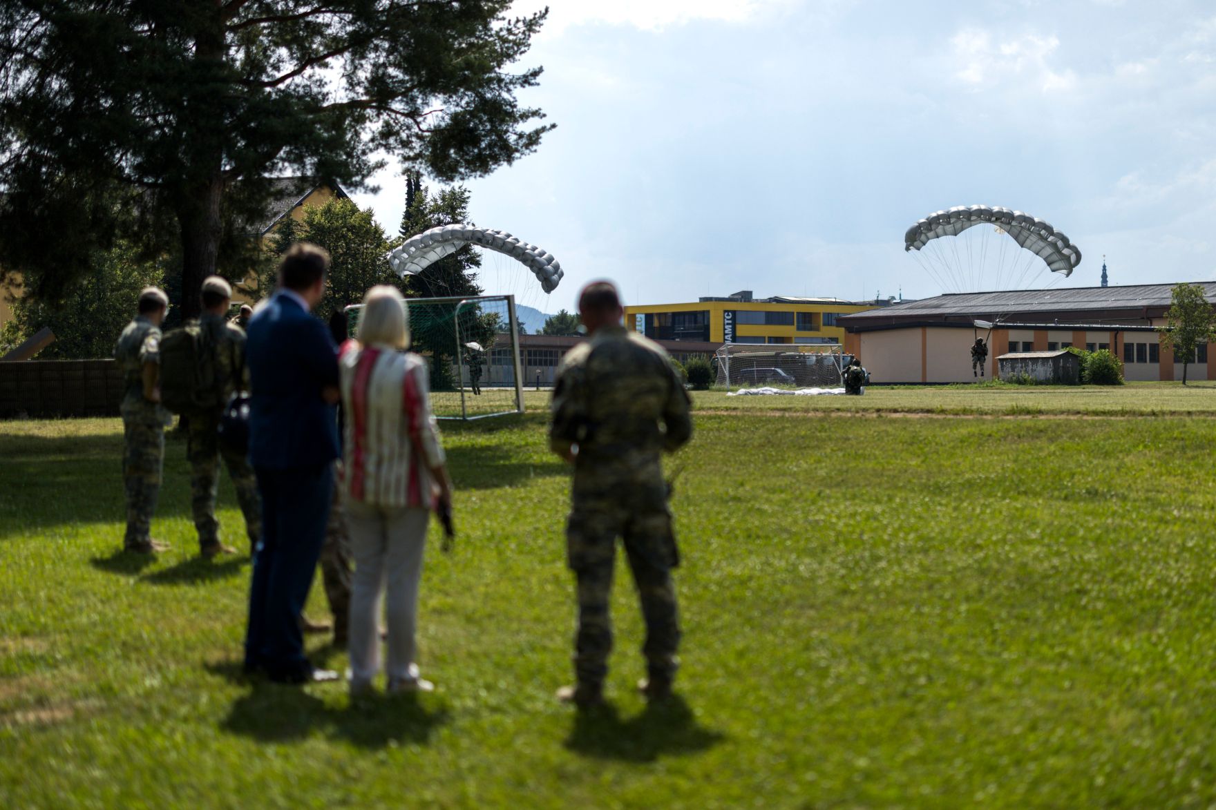 Am 1. Juli 2026 besuchte Staatssekret&auml;r Alexander Pr&ouml;ll gemeinsam mit Bundesministerin Klaudia Tanner die 7. J&auml;gerbrigade in Klagenfurt.