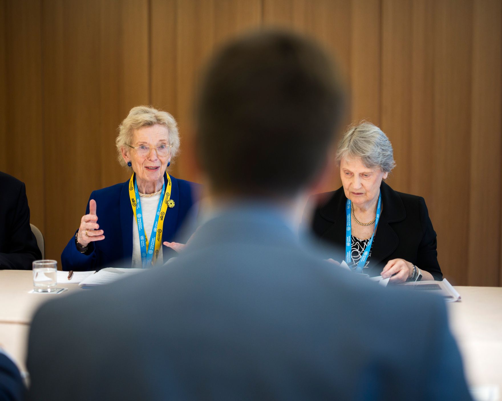 Am 6. Juli 2026 reiste Staatssekret&auml;r Alexander Pr&ouml;ll (m.) zu einem Arbeitsbesuch nach Genf. Im Bild bei einem Arbeitsgespr&auml;ch mit Mary Robinson (l.) und Helen Clark (r.).